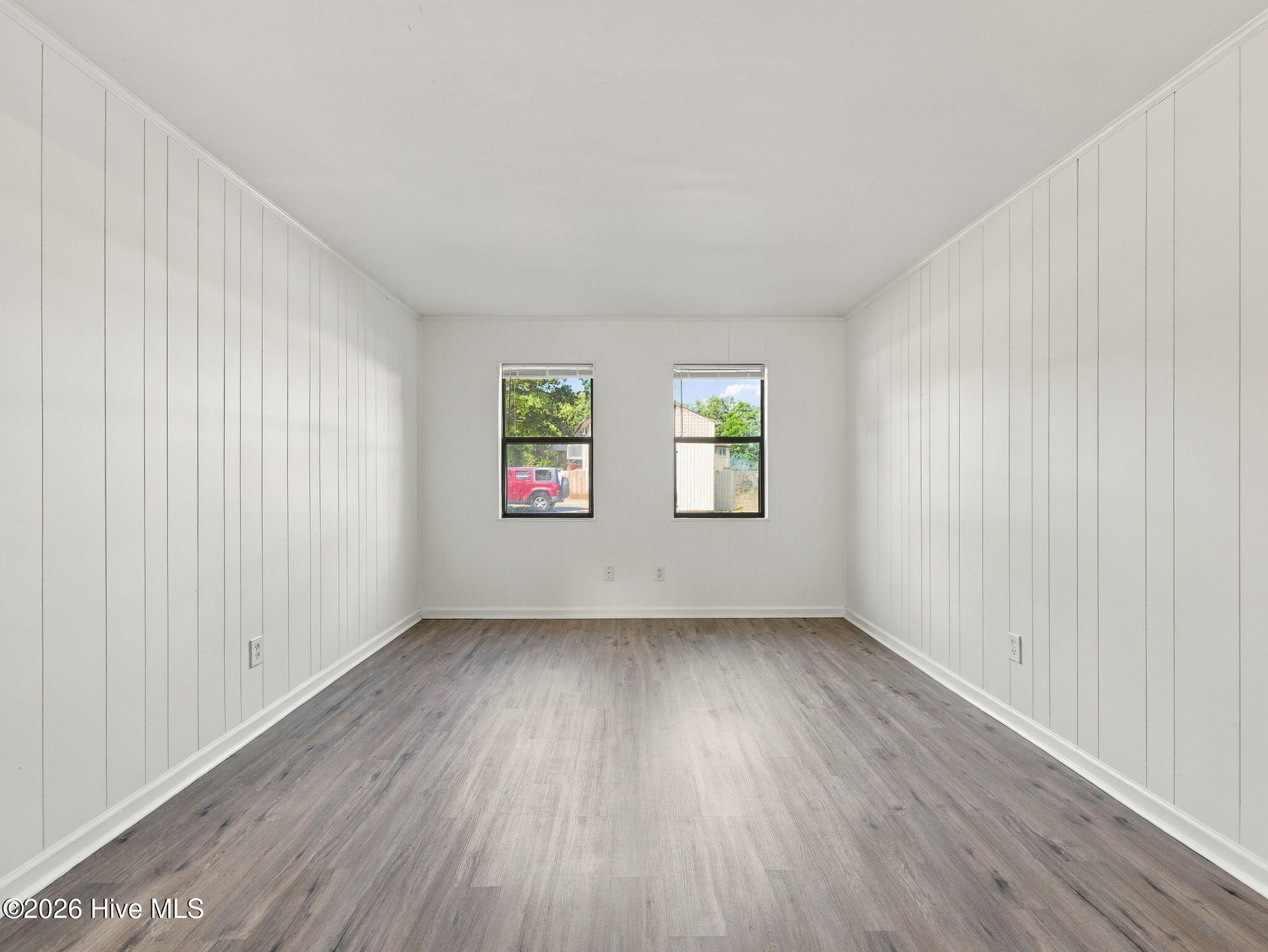 100 Ravenwood Drive B Property Photo 1