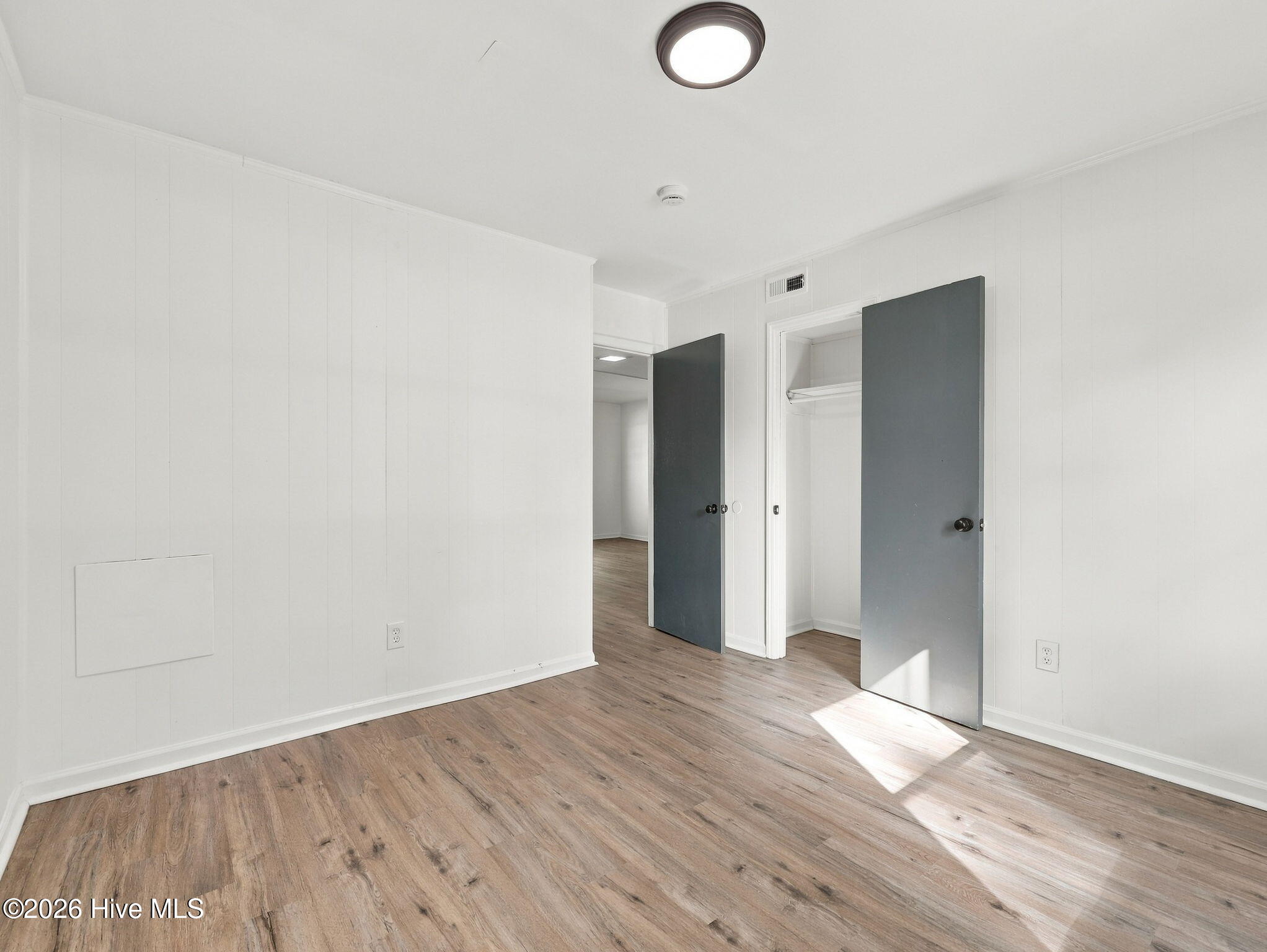 100 Ravenwood Drive B Property Photo 7
