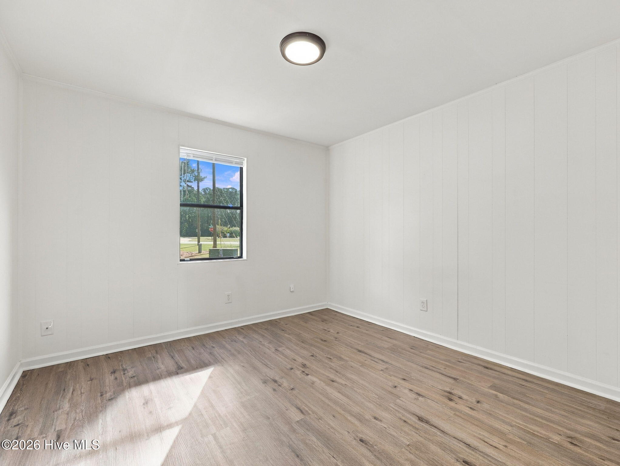 100 Ravenwood Drive B Property Photo 8