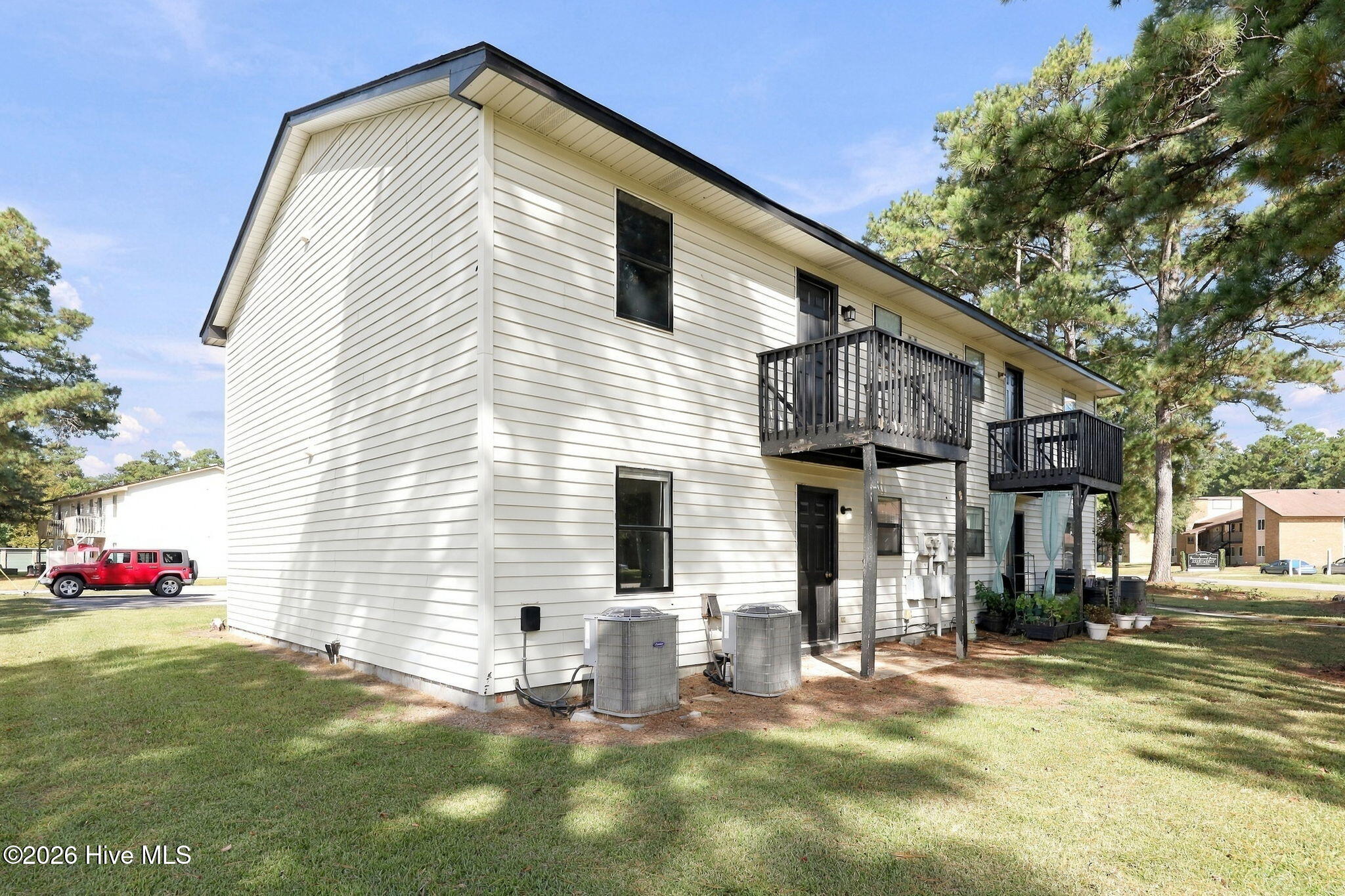 100 Ravenwood Drive B Property Photo 15