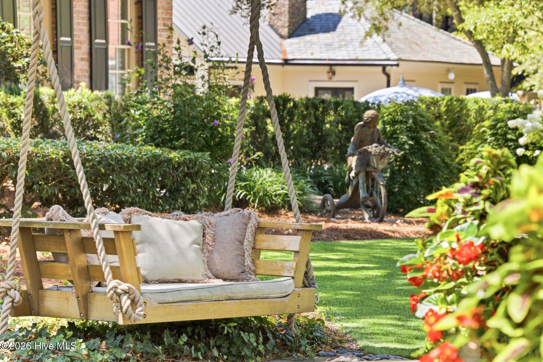 2004 Balmoral Place Property Photo 12