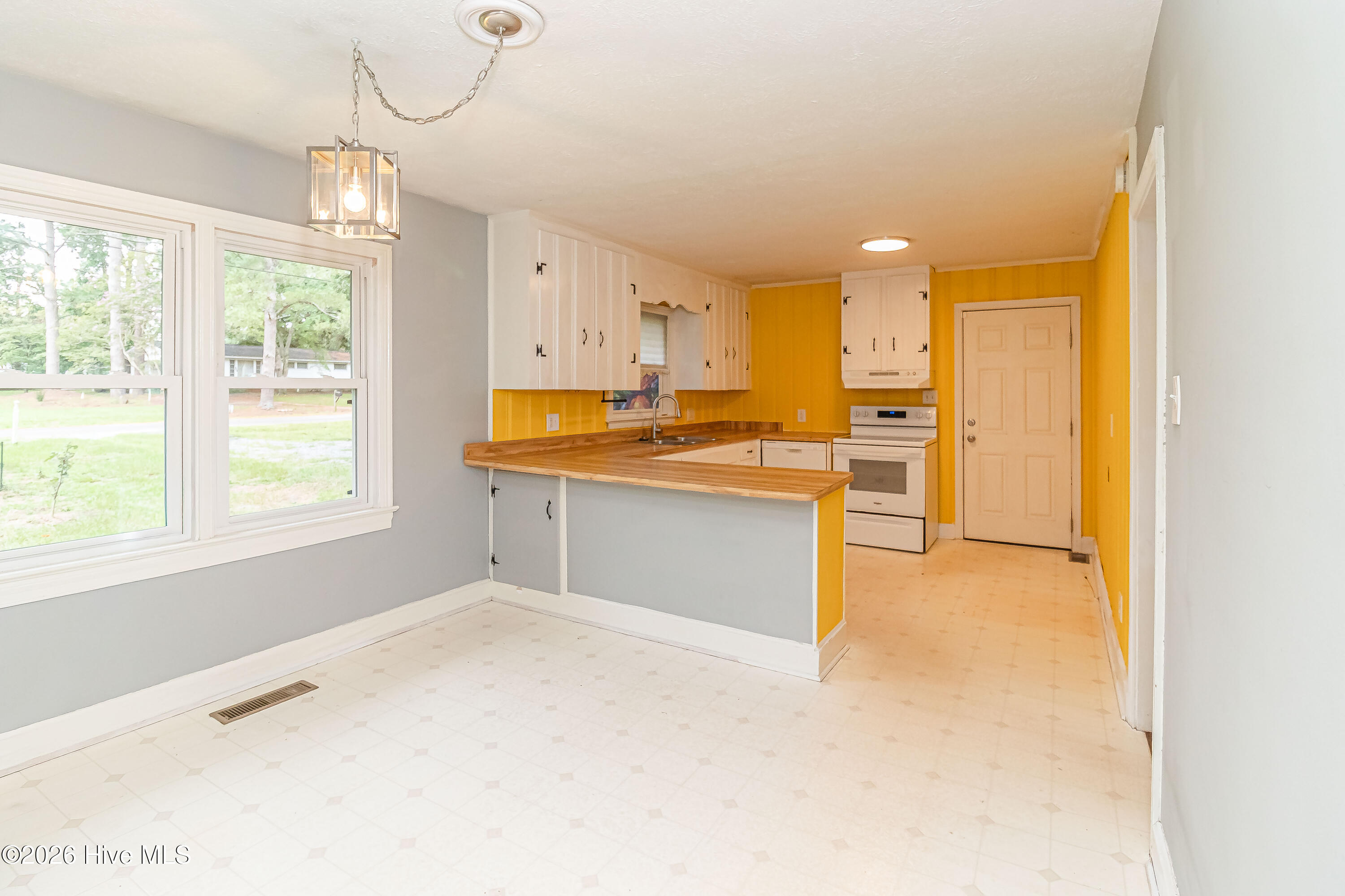 113 Lake Avenue Property Photo 8