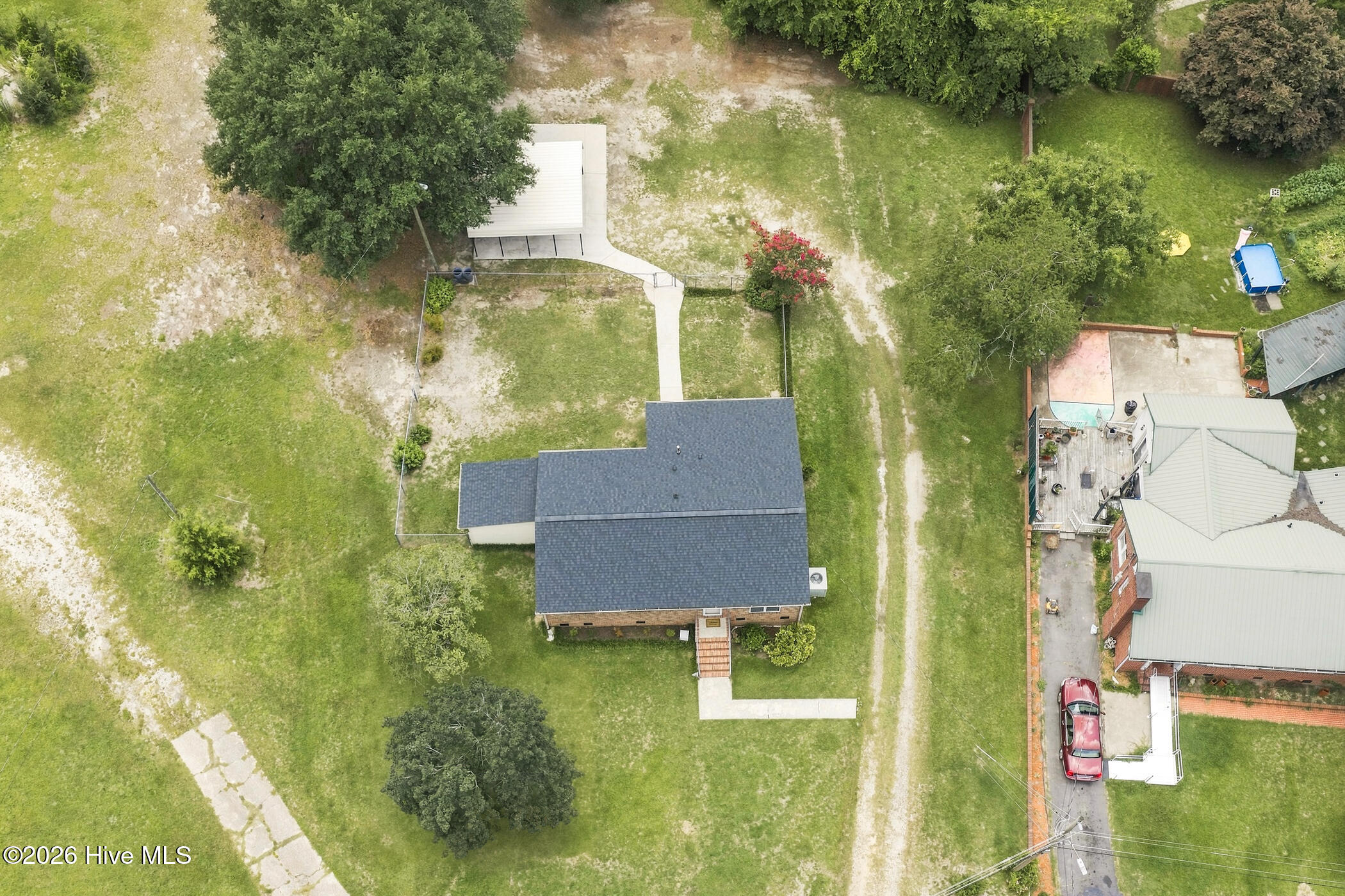 1020 Laurel Avenue Property Photo 2