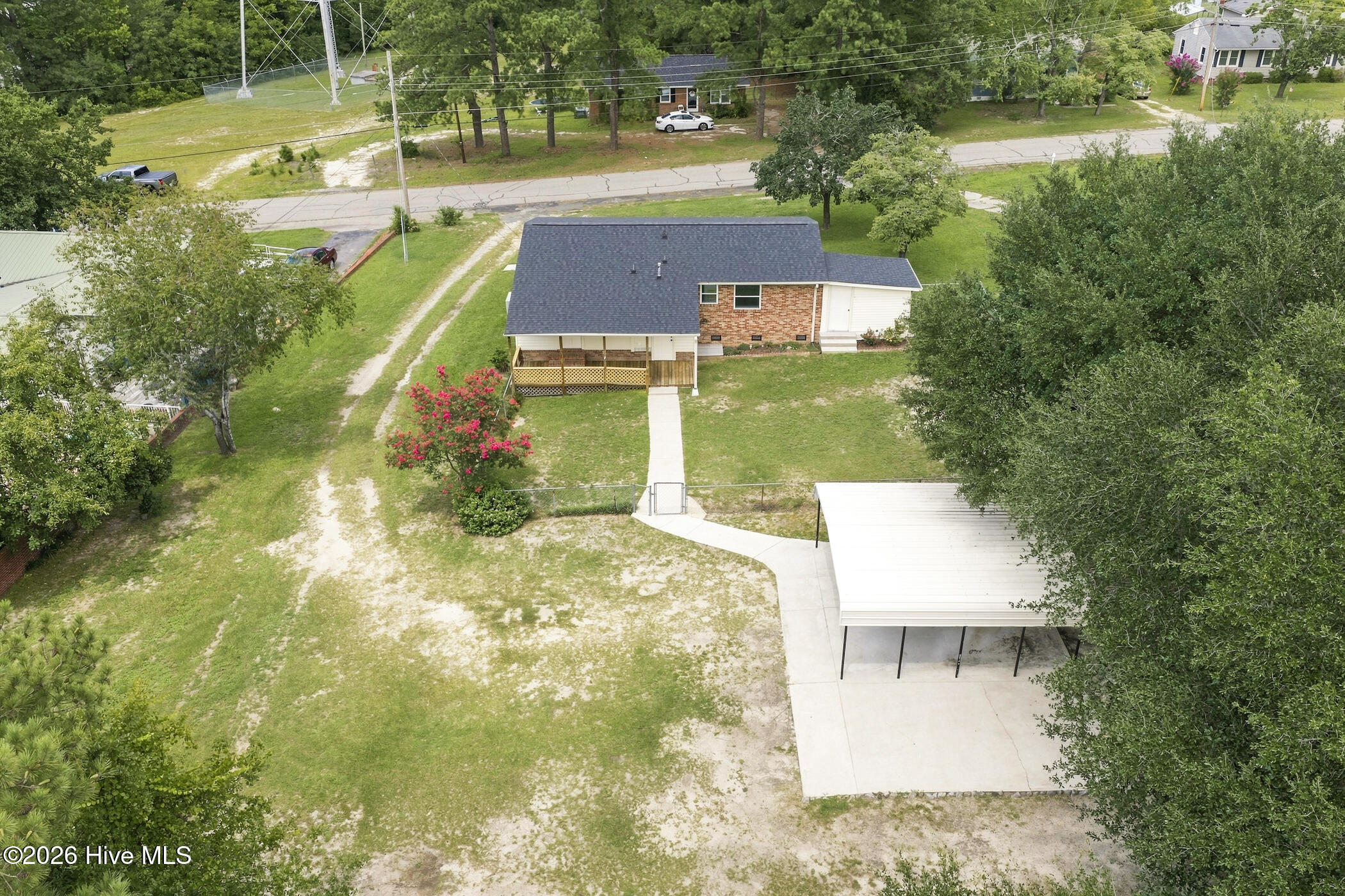 1020 Laurel Avenue Property Photo 3