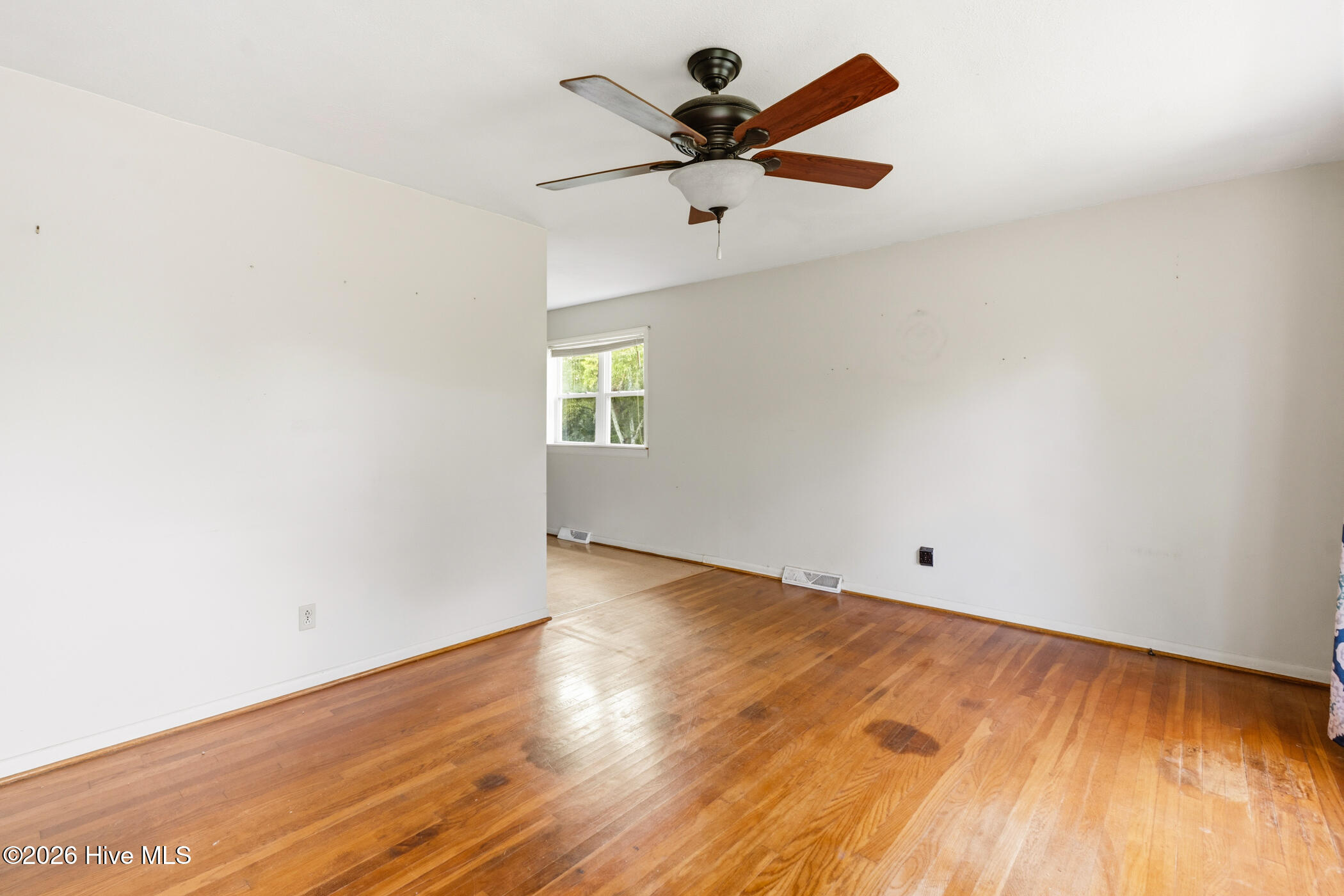 1020 Laurel Avenue Property Photo 8