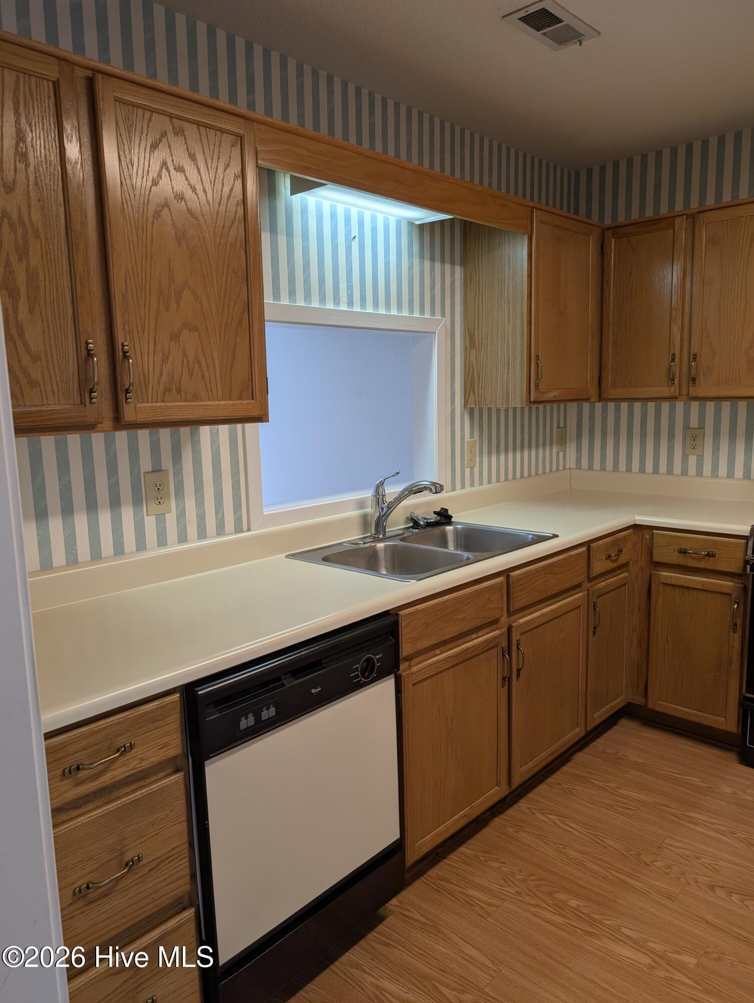 5916 Chester Street Property Photo 5