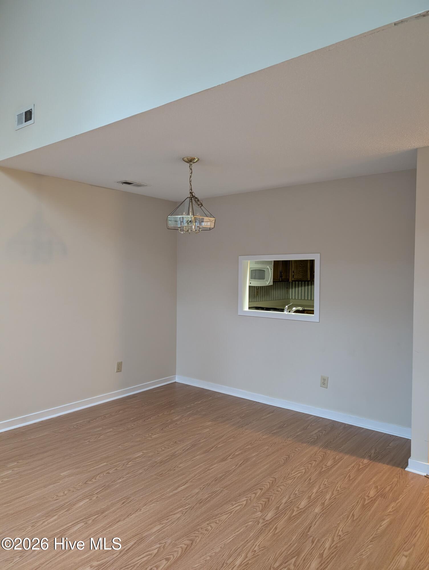5916 Chester Street Property Photo 9