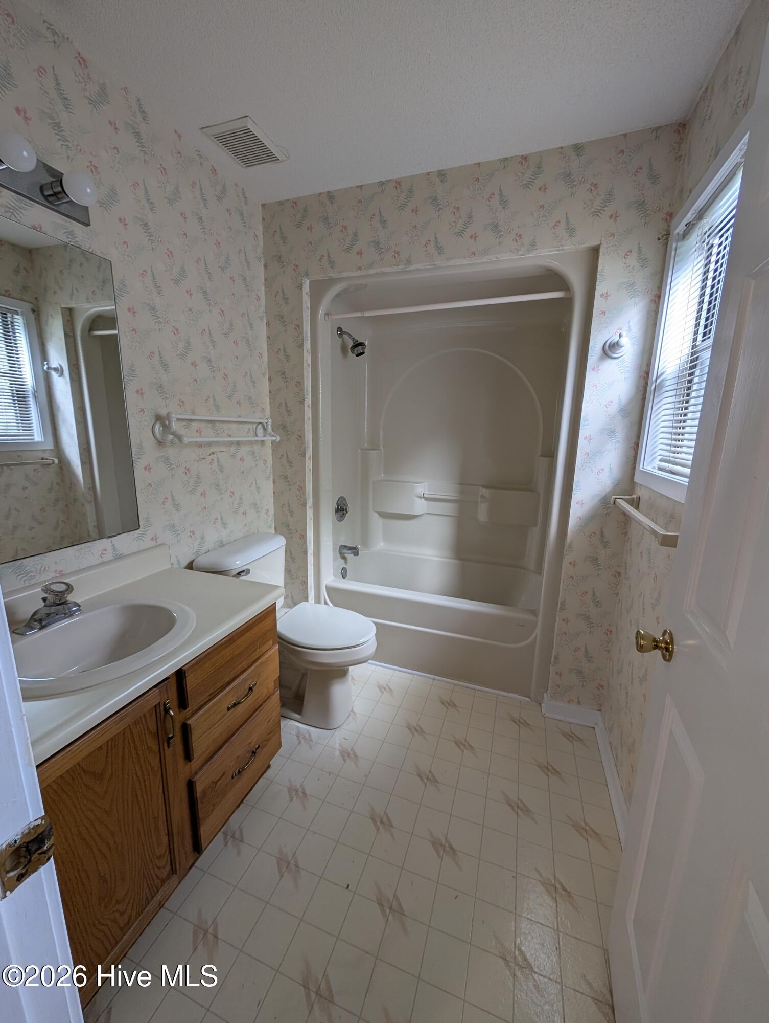 5916 Chester Street Property Photo 11
