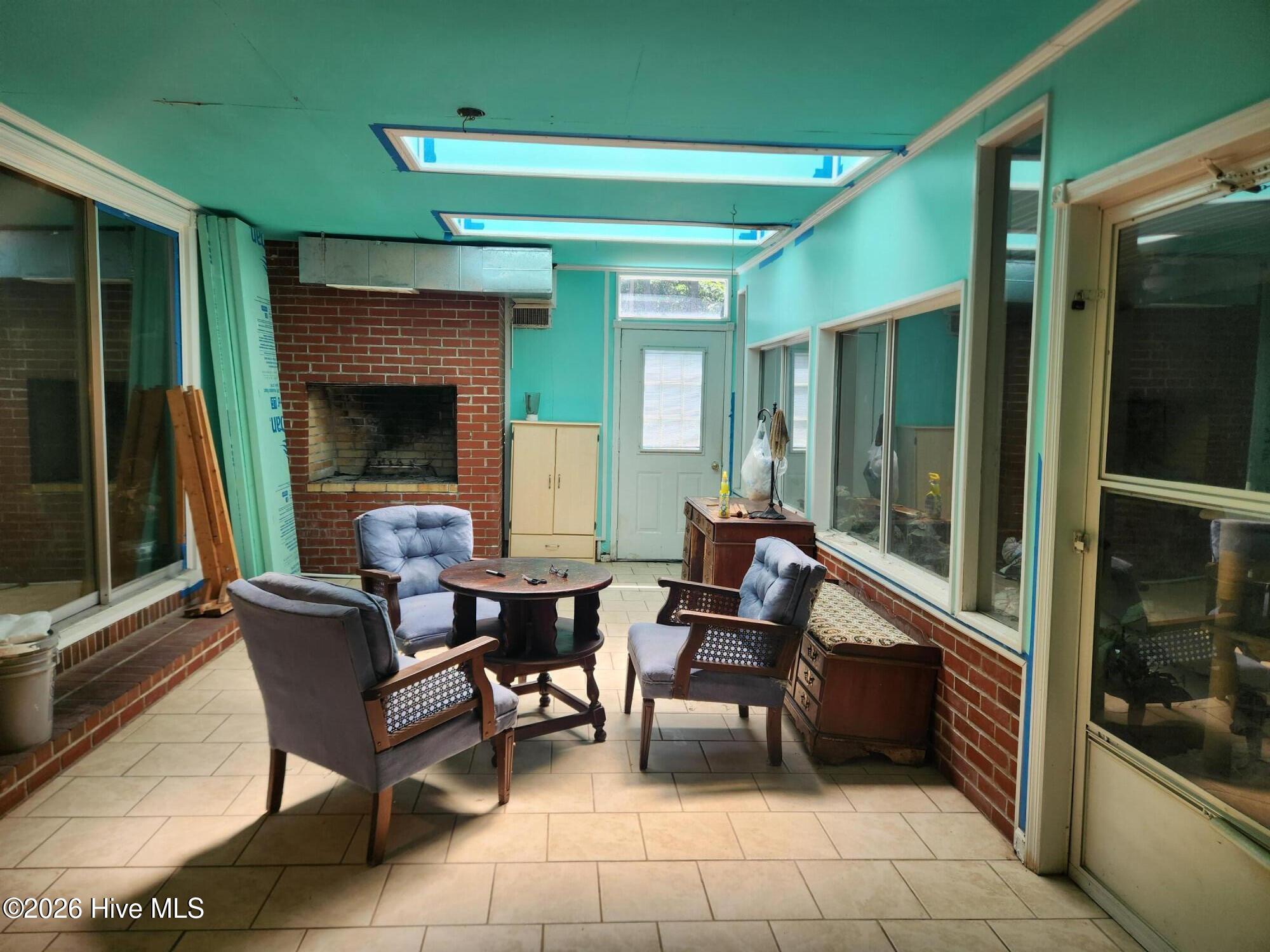 6788 River Road Property Photo 4