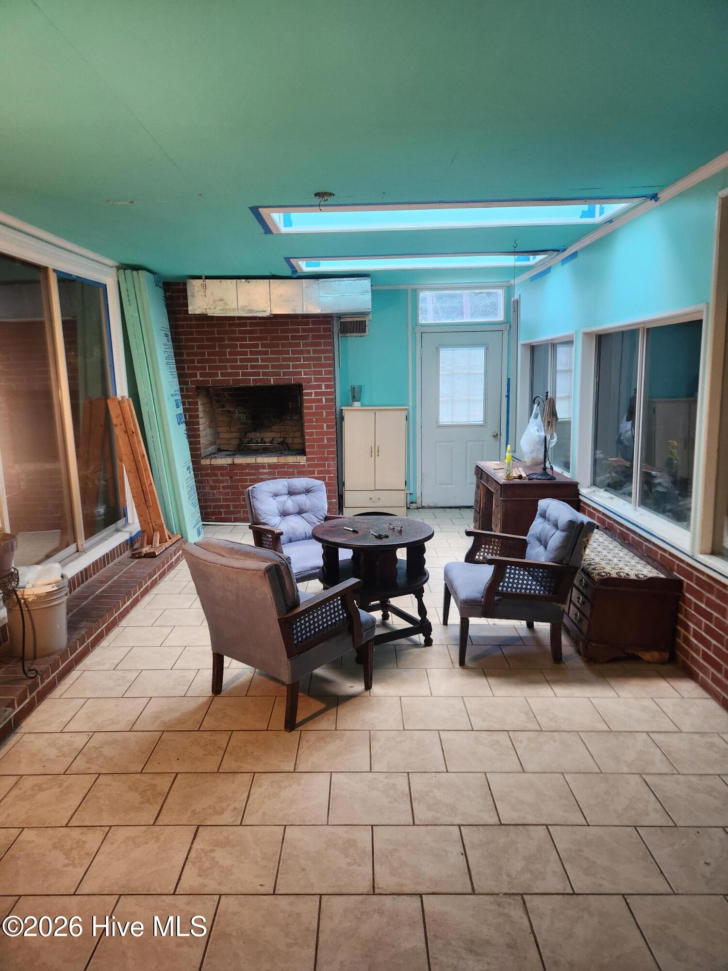 6788 River Road Property Photo 9