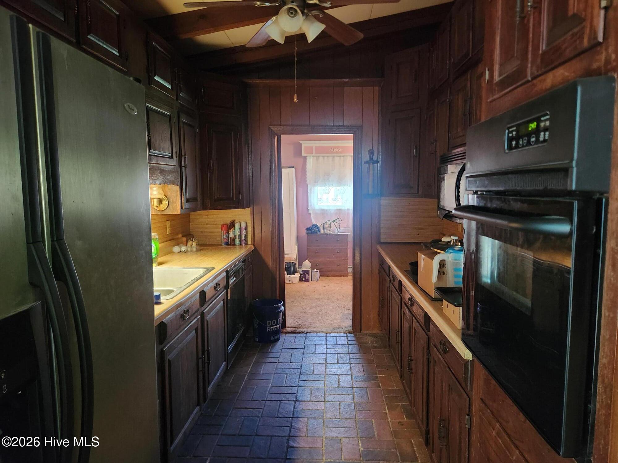 6788 River Road Property Photo 15