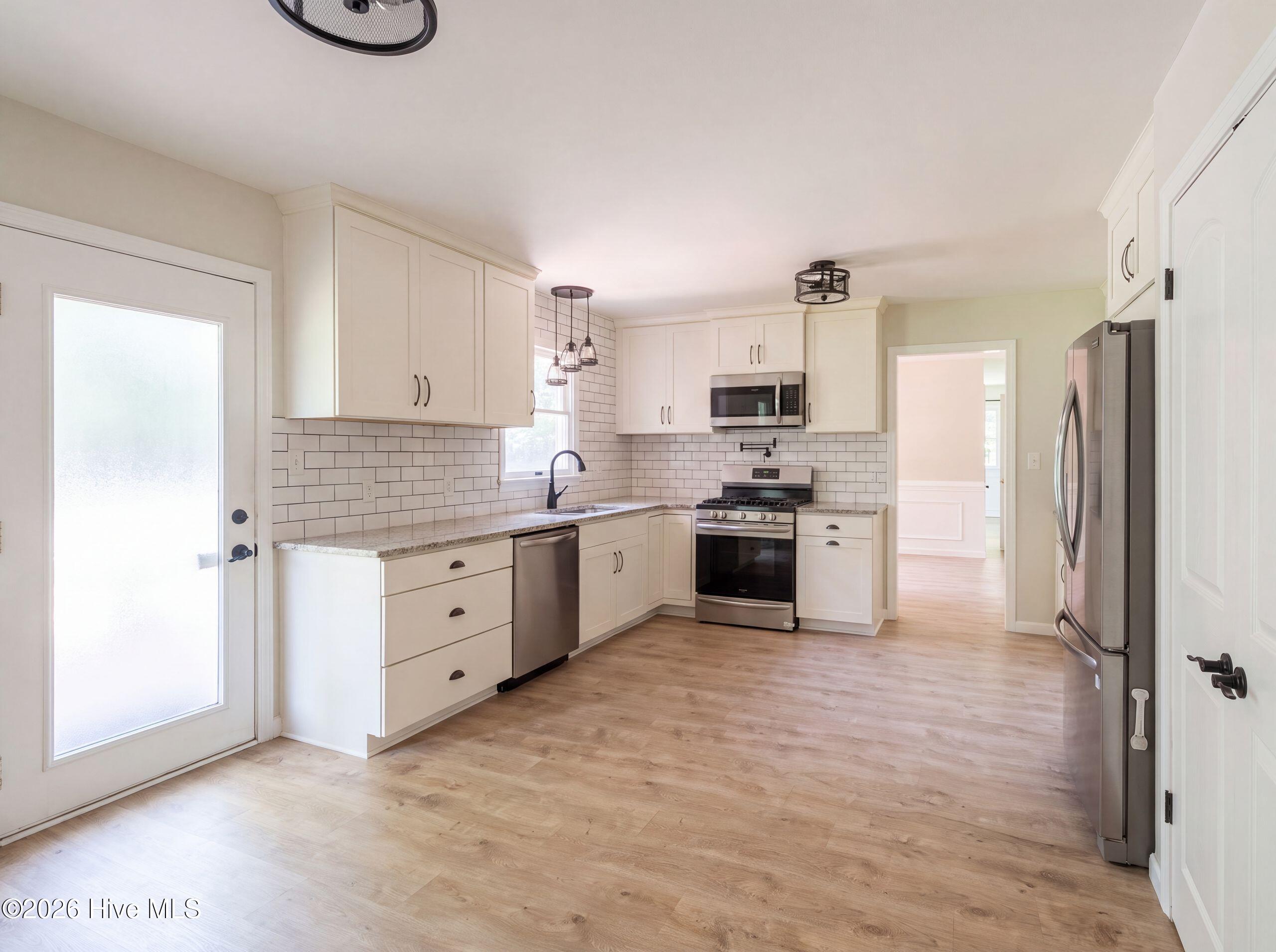 1003 Bateman Drive Property Photo 2