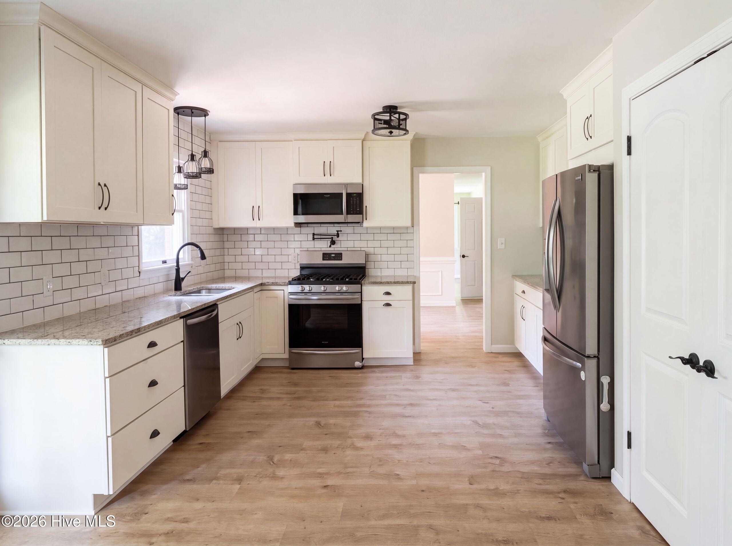 1003 Bateman Drive Property Photo 8