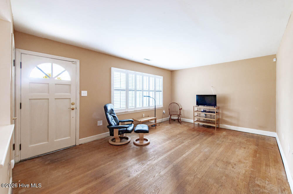 1010 Rosemont Drive Property Photo 3