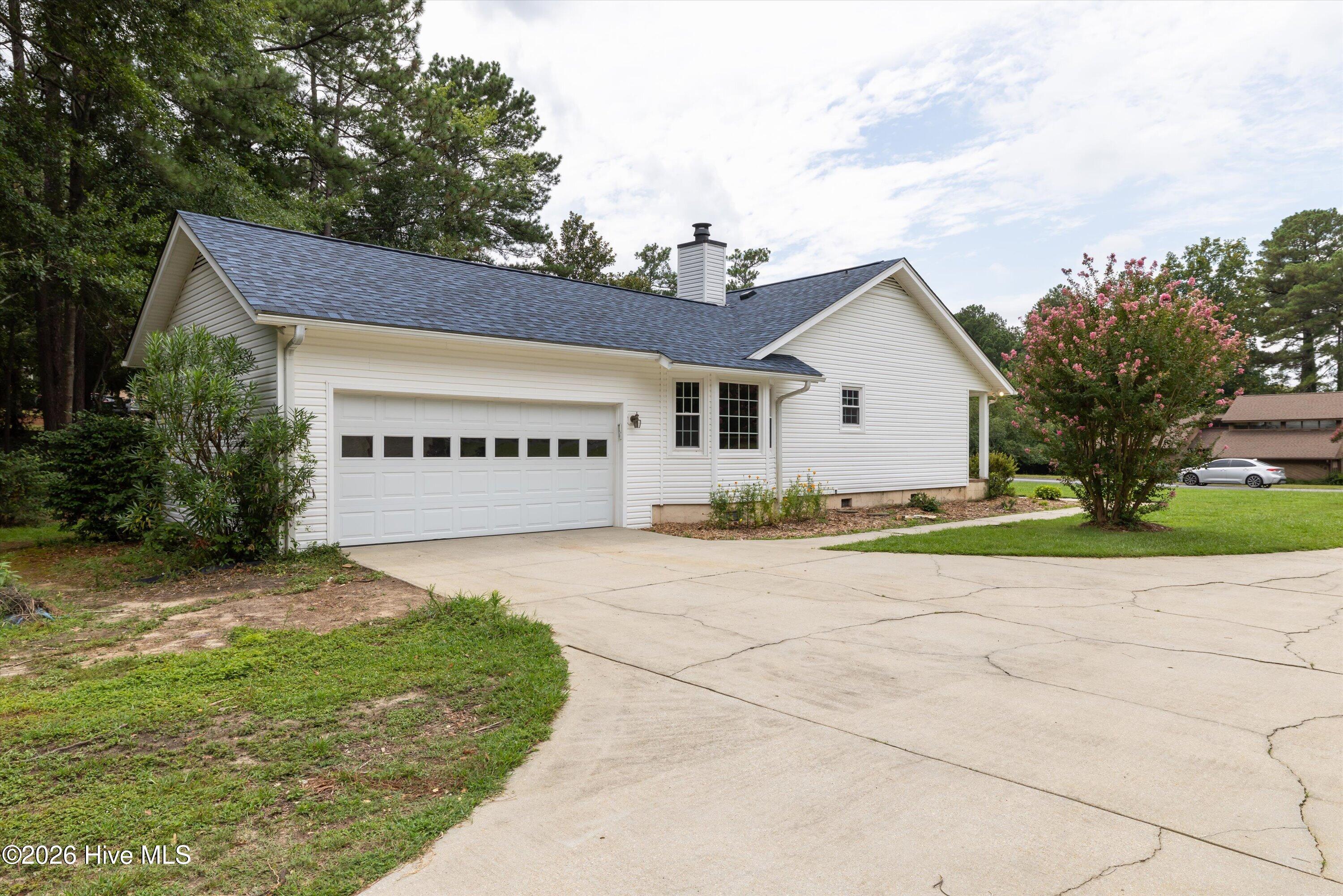 1082 Kismet Drive Property Photo 2