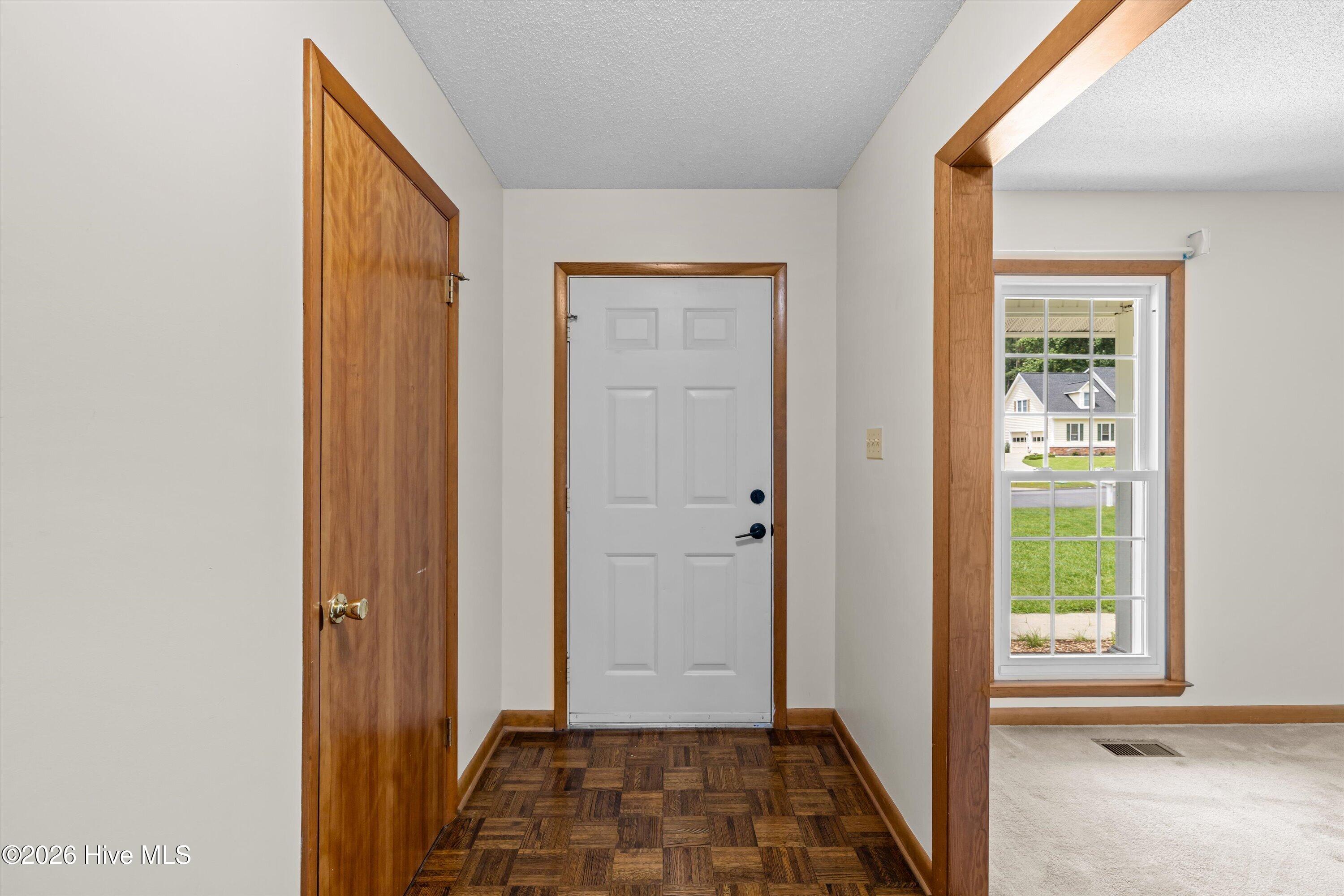 1082 Kismet Drive Property Photo 7
