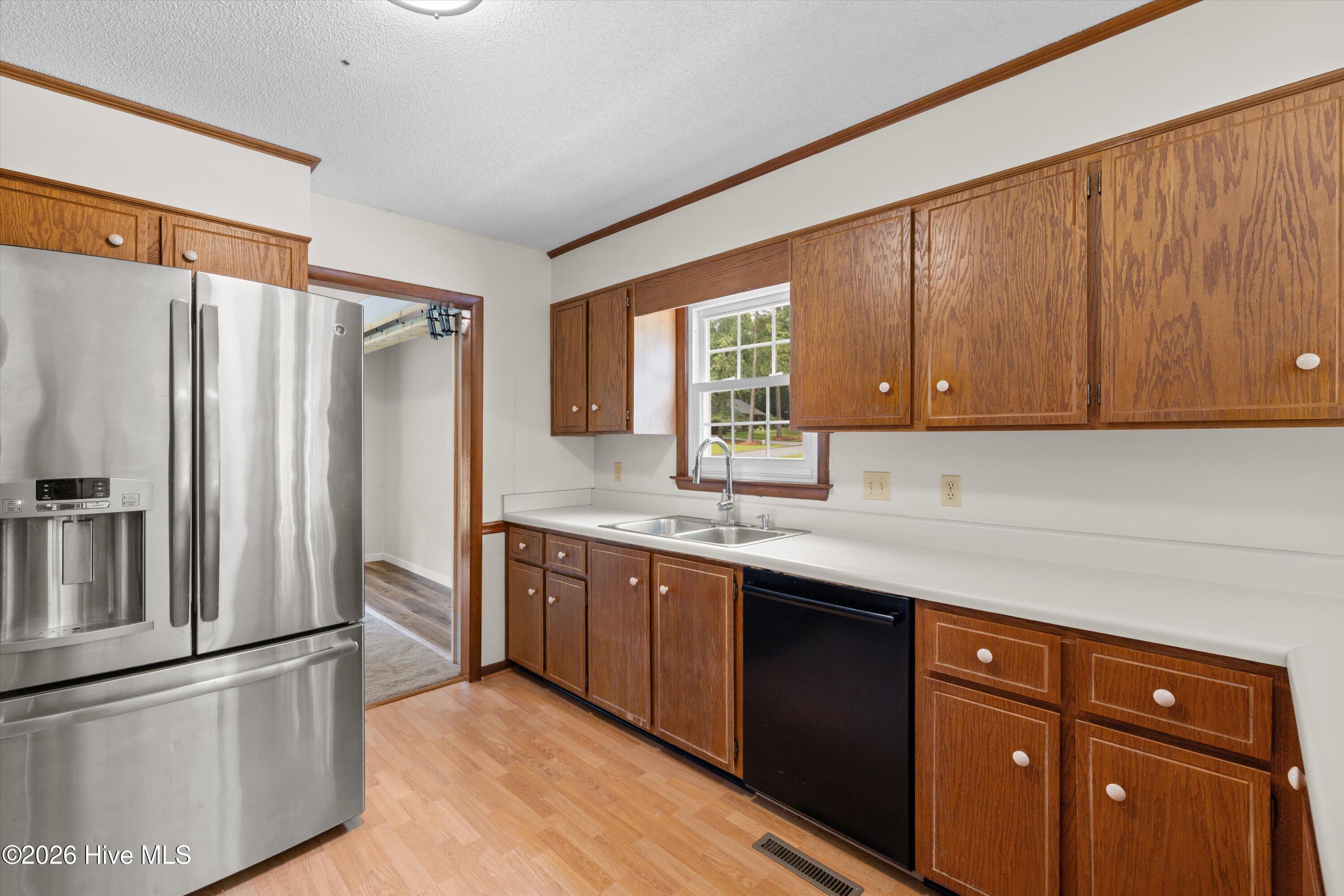 1082 Kismet Drive Property Photo 15