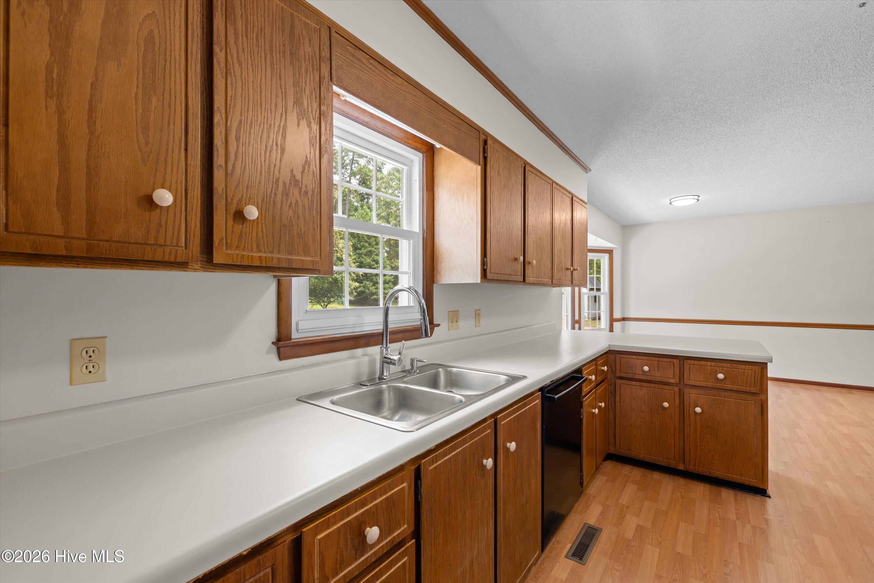 1082 Kismet Drive Property Photo 16