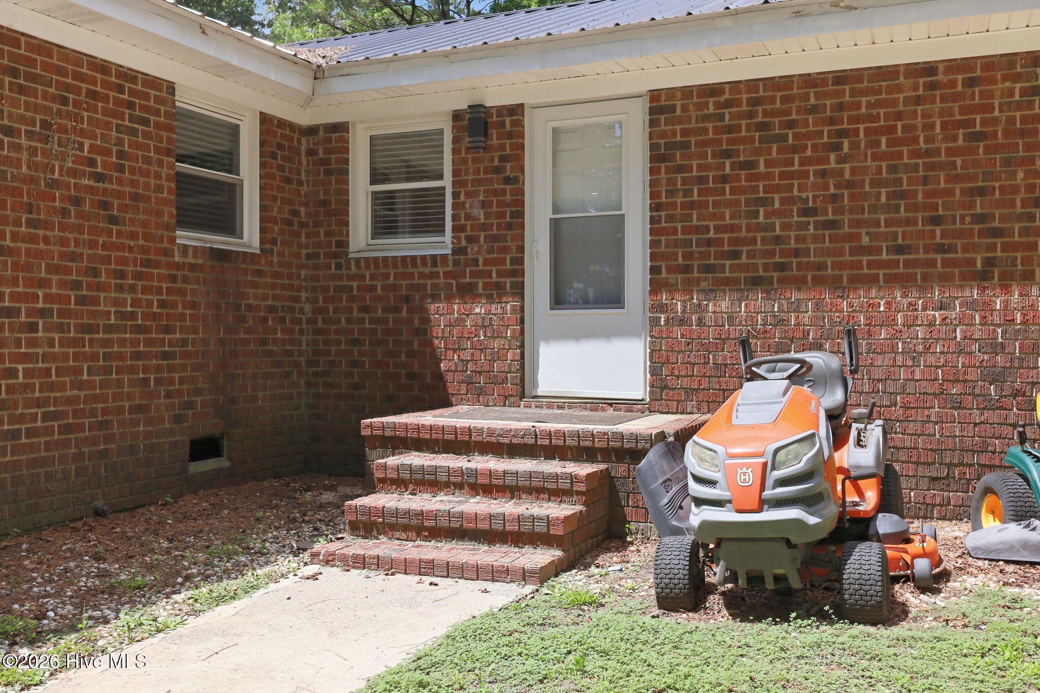 2453 Pennant Drive Property Photo 11