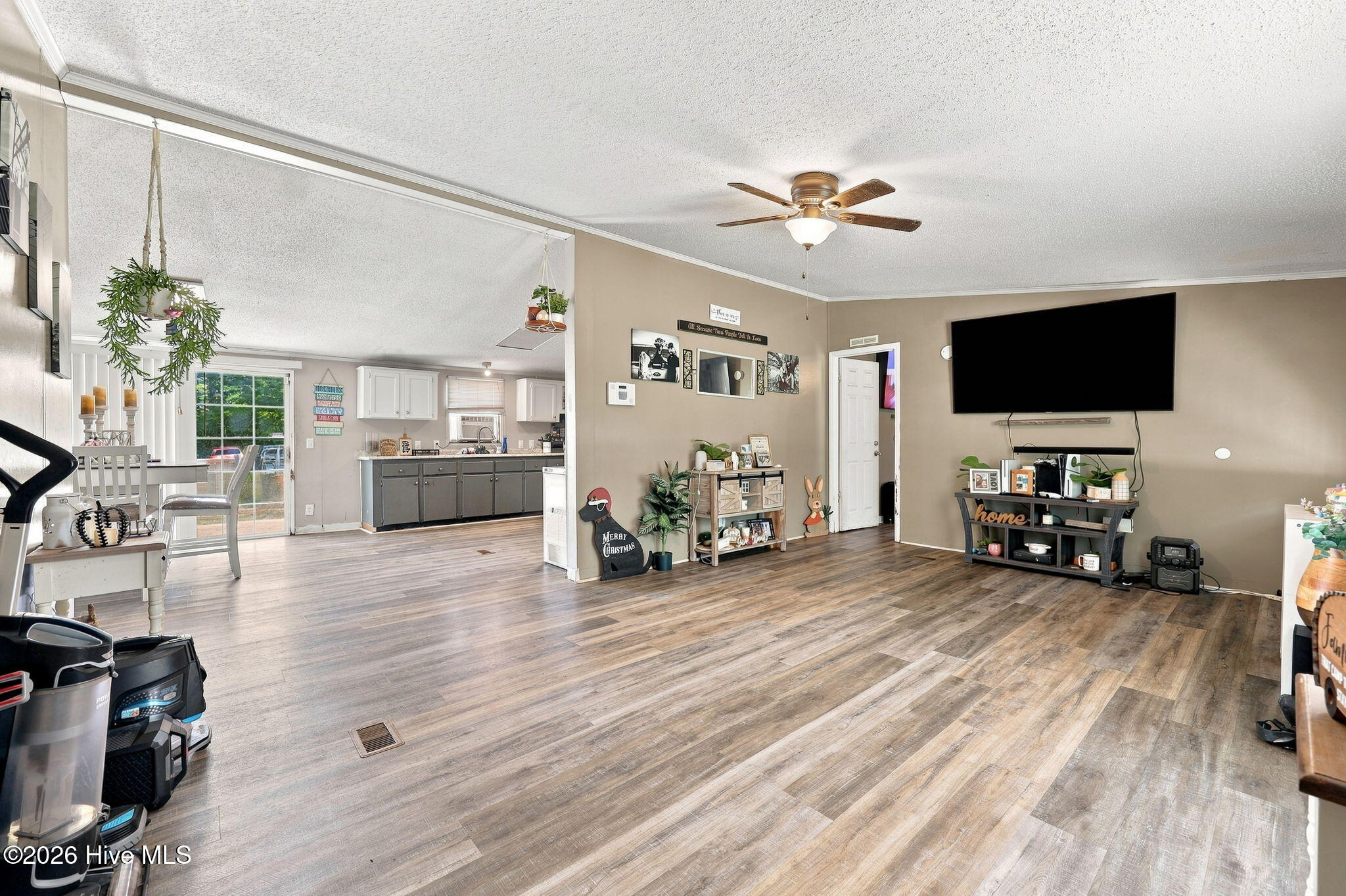 1919 Manning Road Property Photo 6