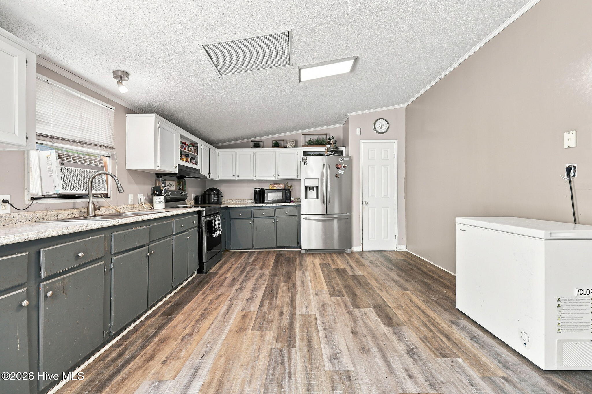 1919 Manning Road Property Photo 10