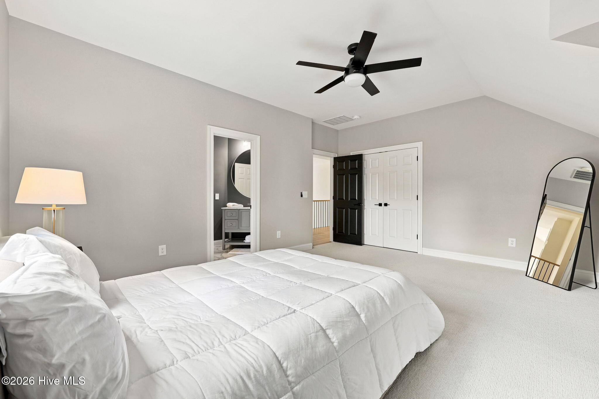 102 Chesterfield Drive Property Photo 41