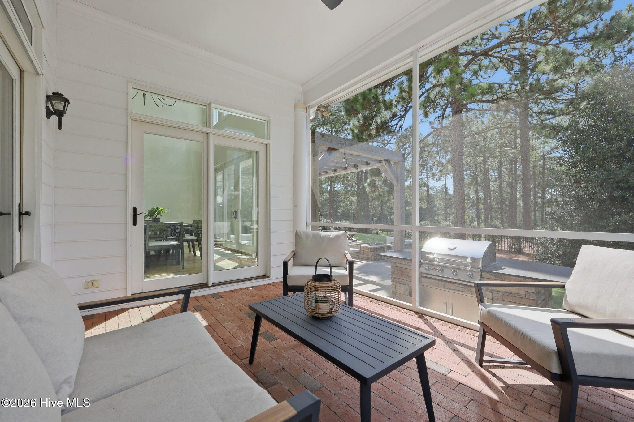 102 Chesterfield Drive Property Photo 49