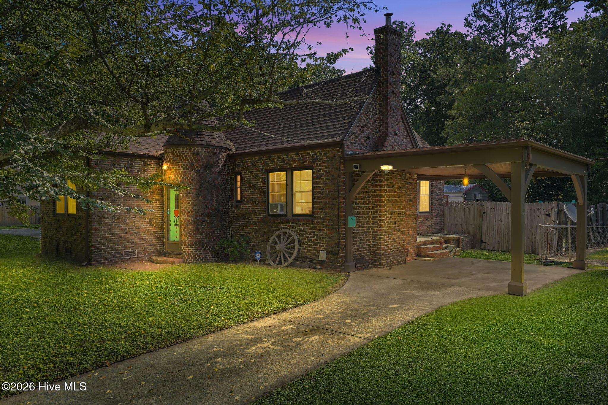 112 S Audubon Avenue Property Photo 1