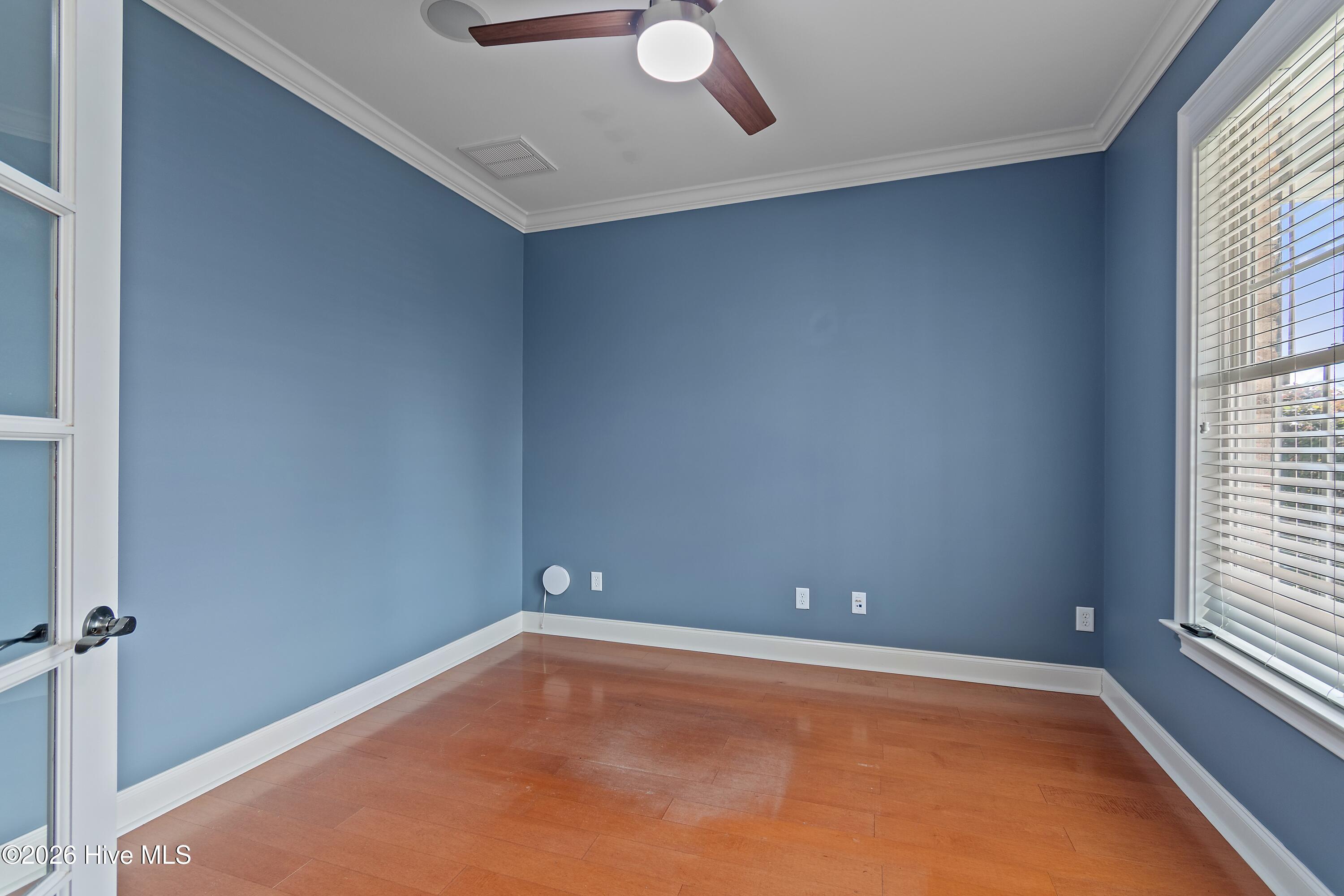1041 Golden Sands Way Property Photo 10