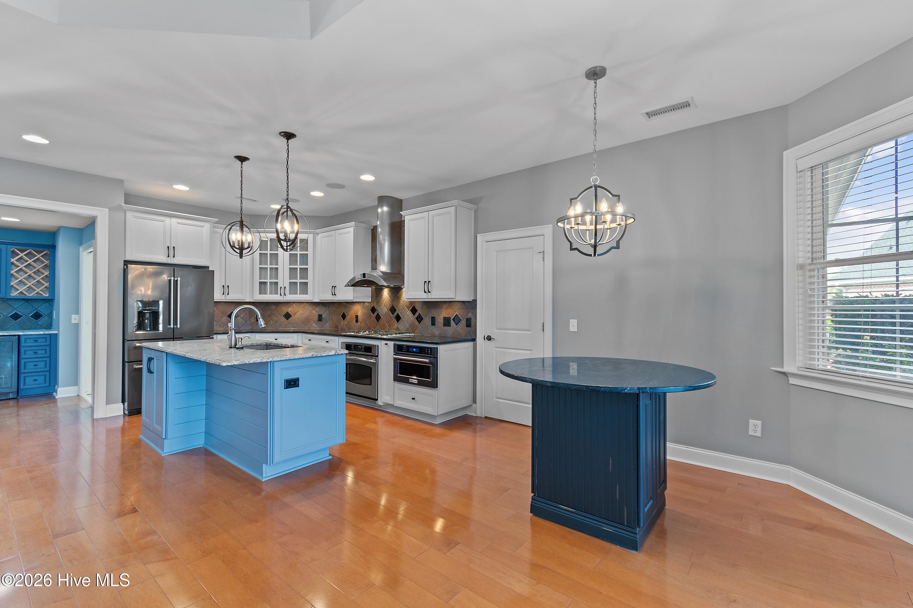 1041 Golden Sands Way Property Photo 18
