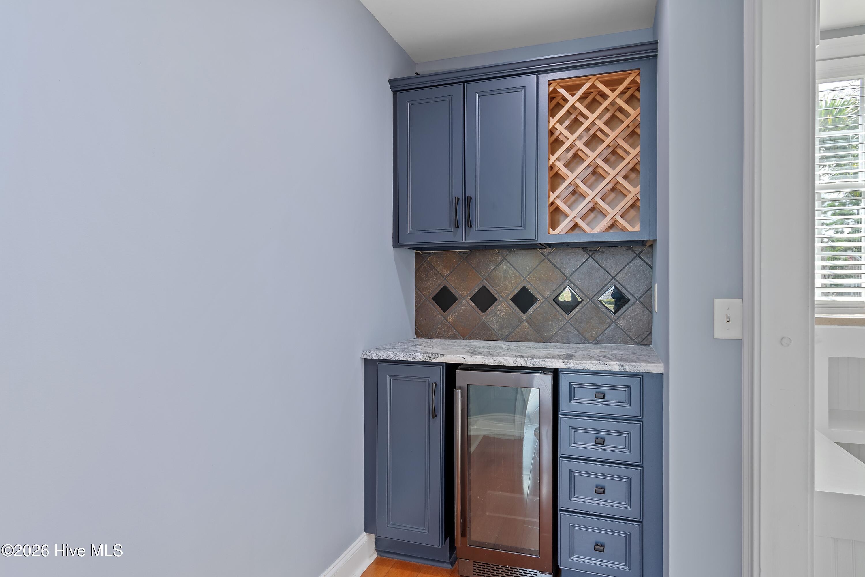 1041 Golden Sands Way Property Photo 28