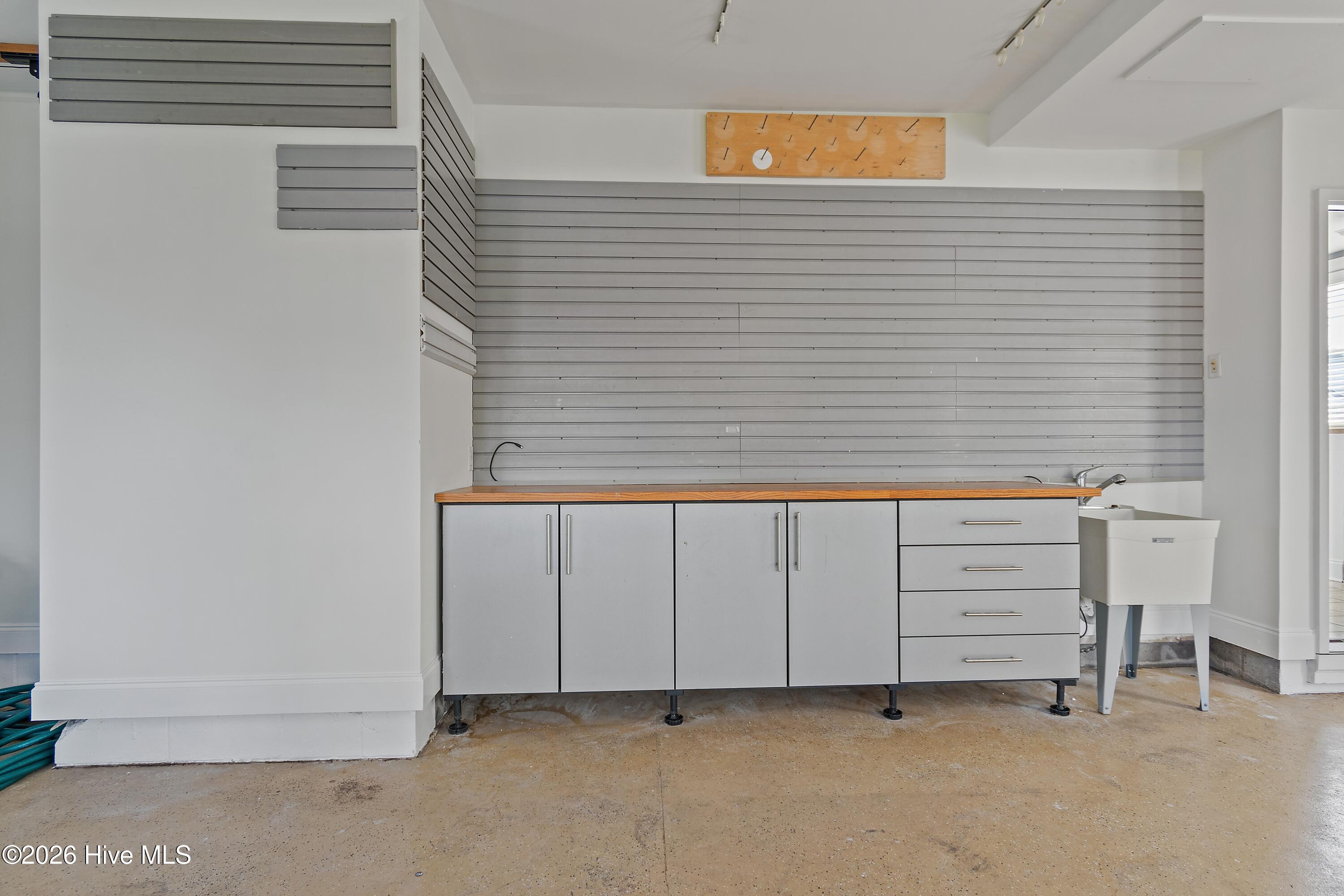 1041 Golden Sands Way Property Photo 31
