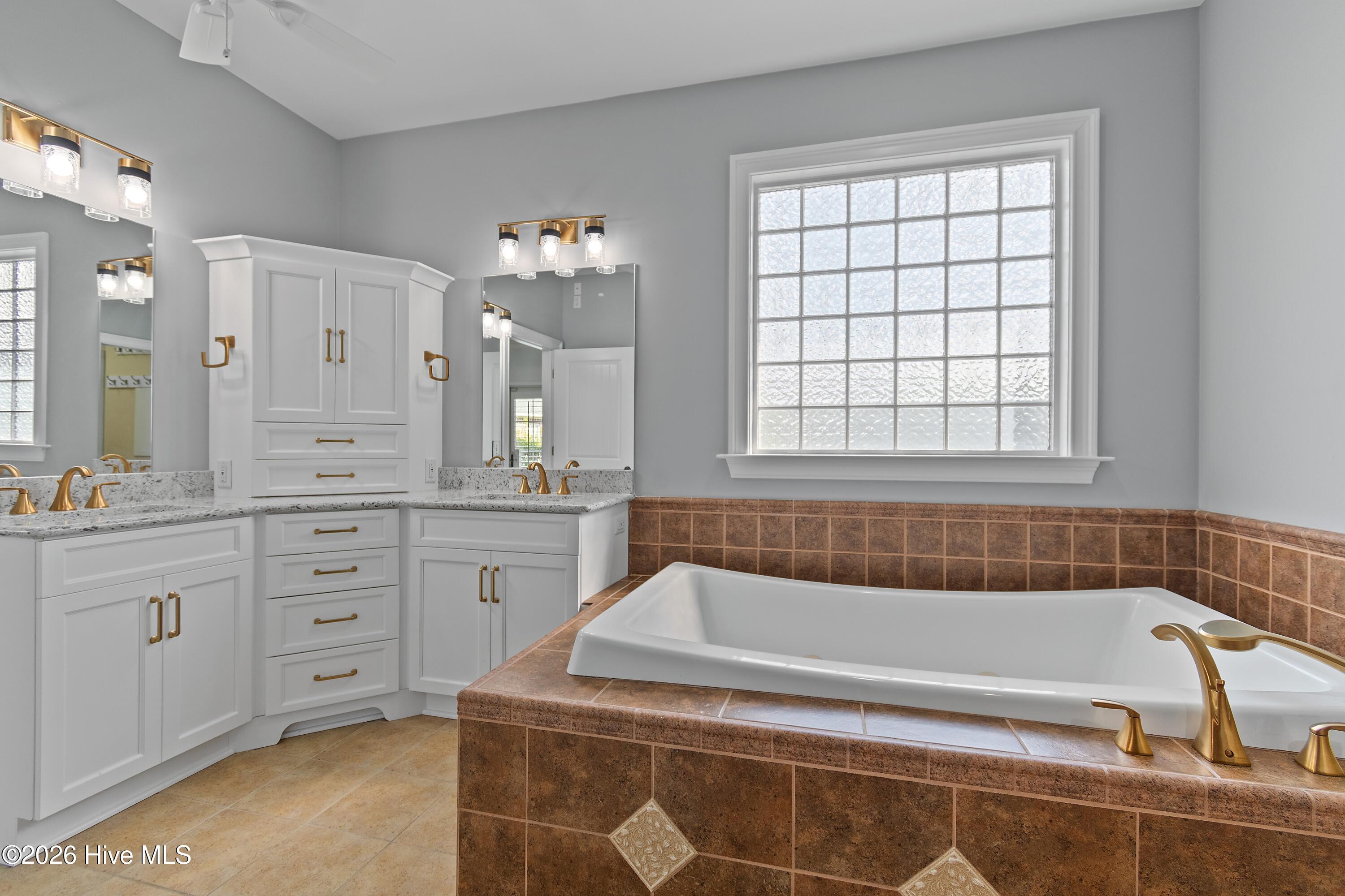 1041 Golden Sands Way Property Photo 45
