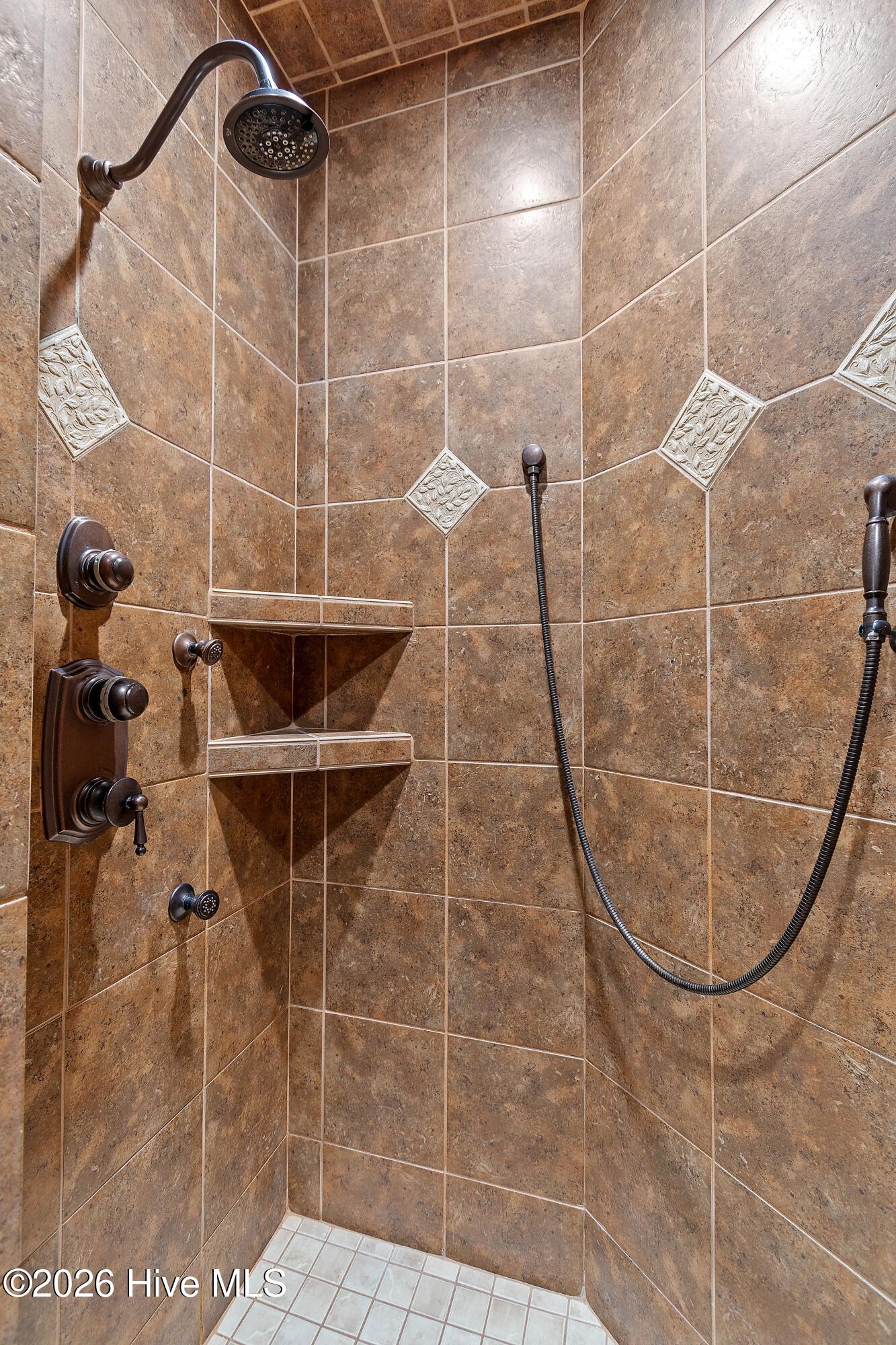 1041 Golden Sands Way Property Photo 47