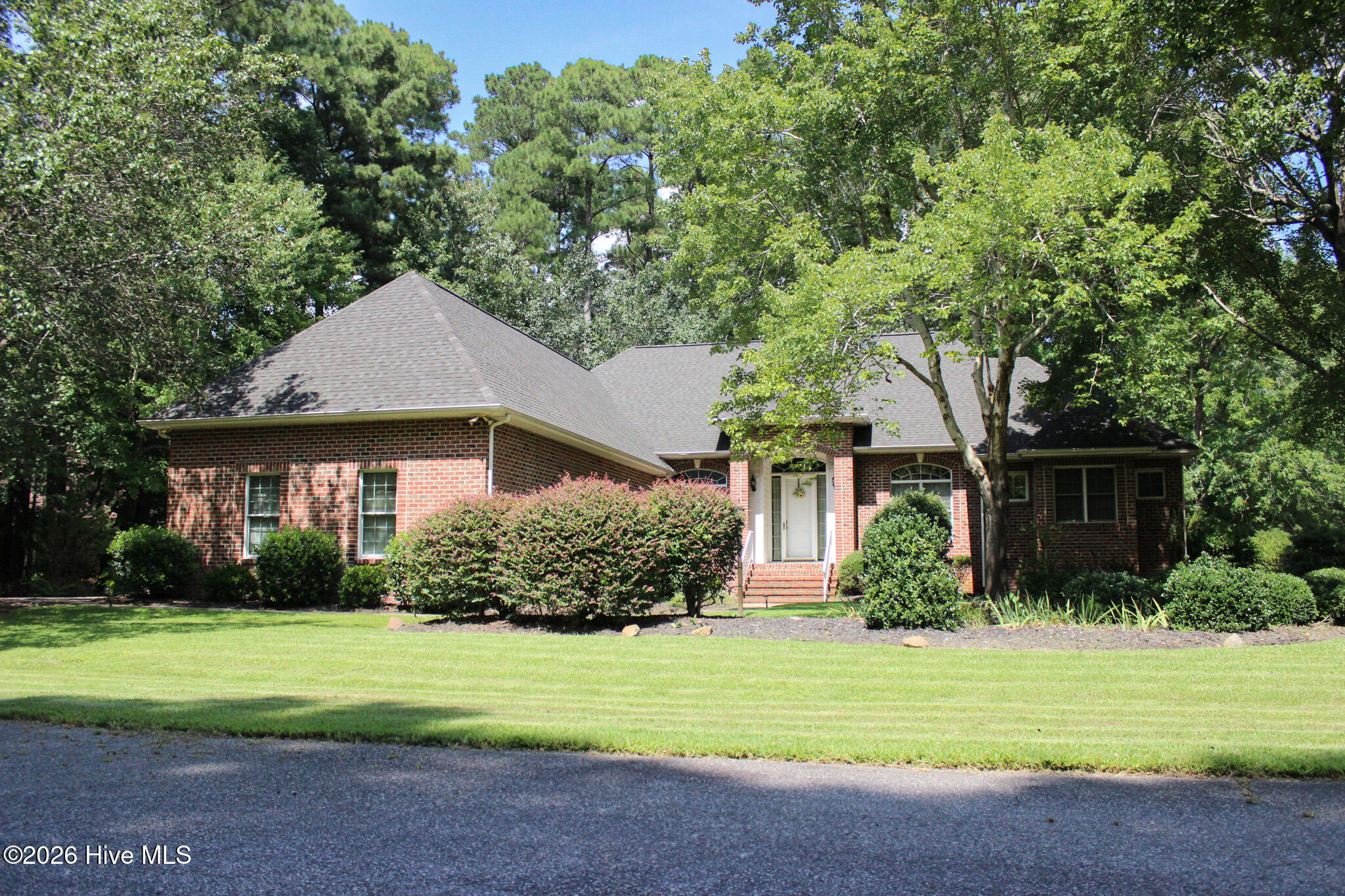 100 Black Circle Property Photo 1