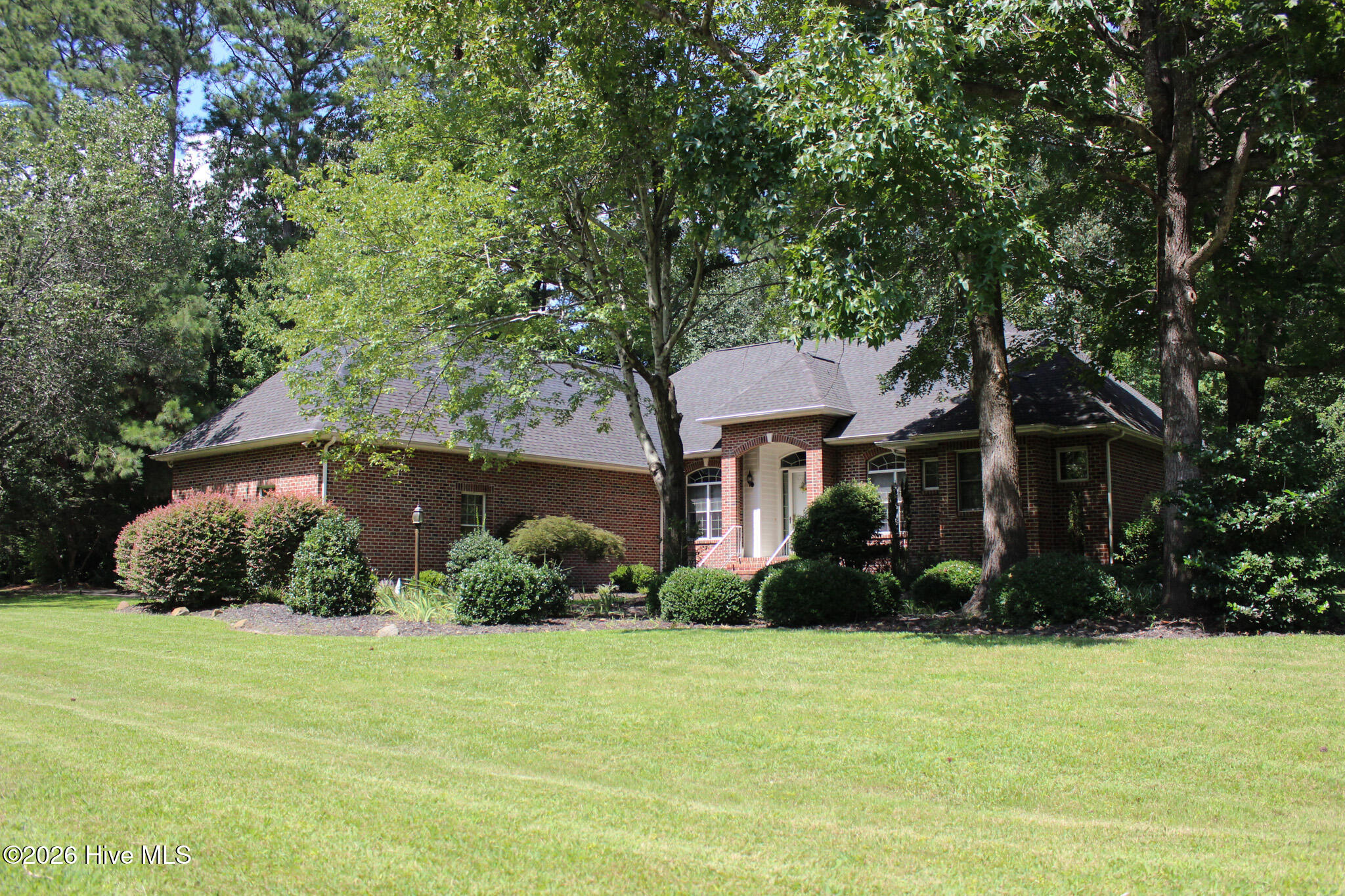 100 Black Circle Property Photo 4