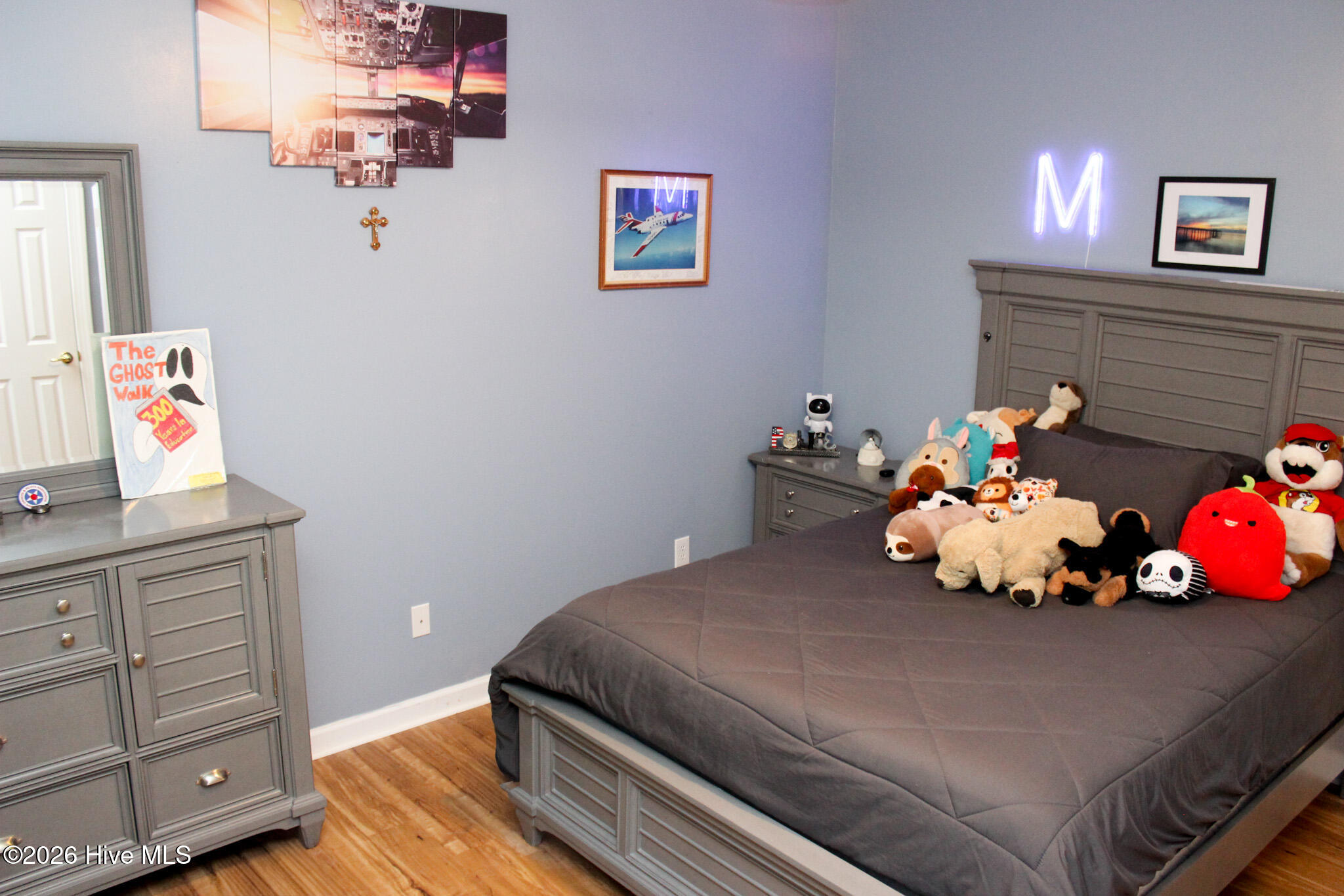 100 Black Circle Property Photo 37
