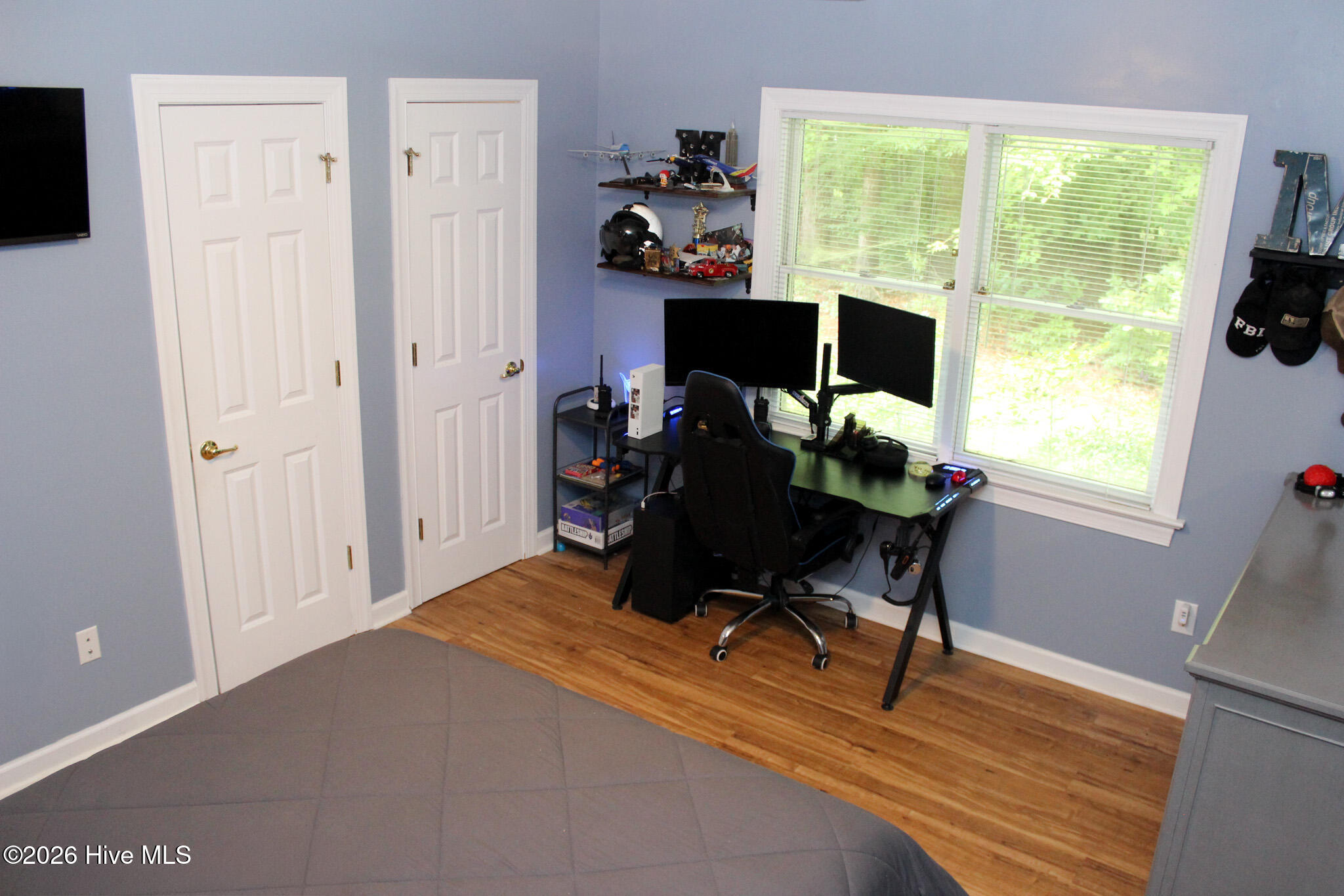 100 Black Circle Property Photo 40