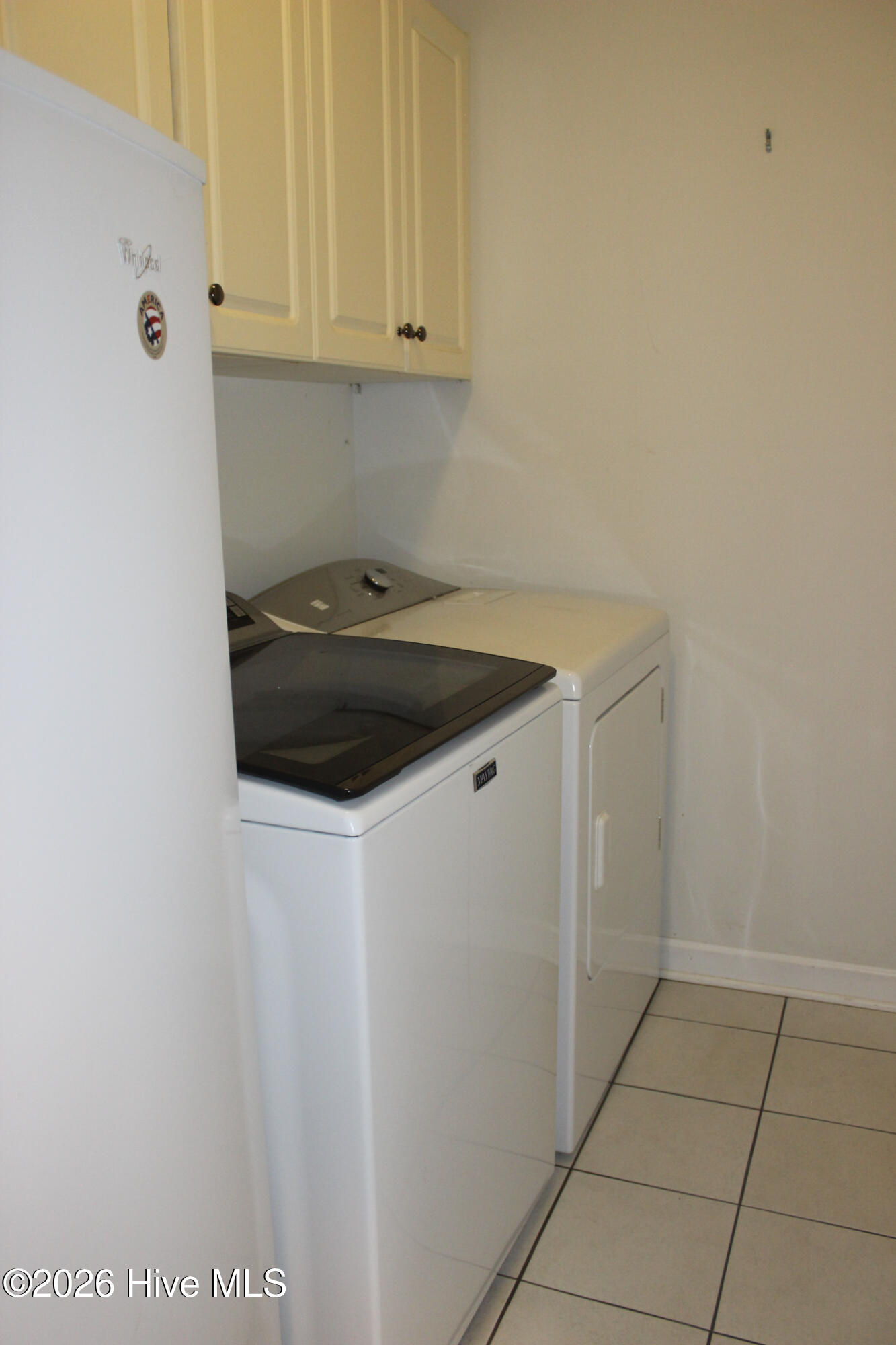 100 Black Circle Property Photo 47