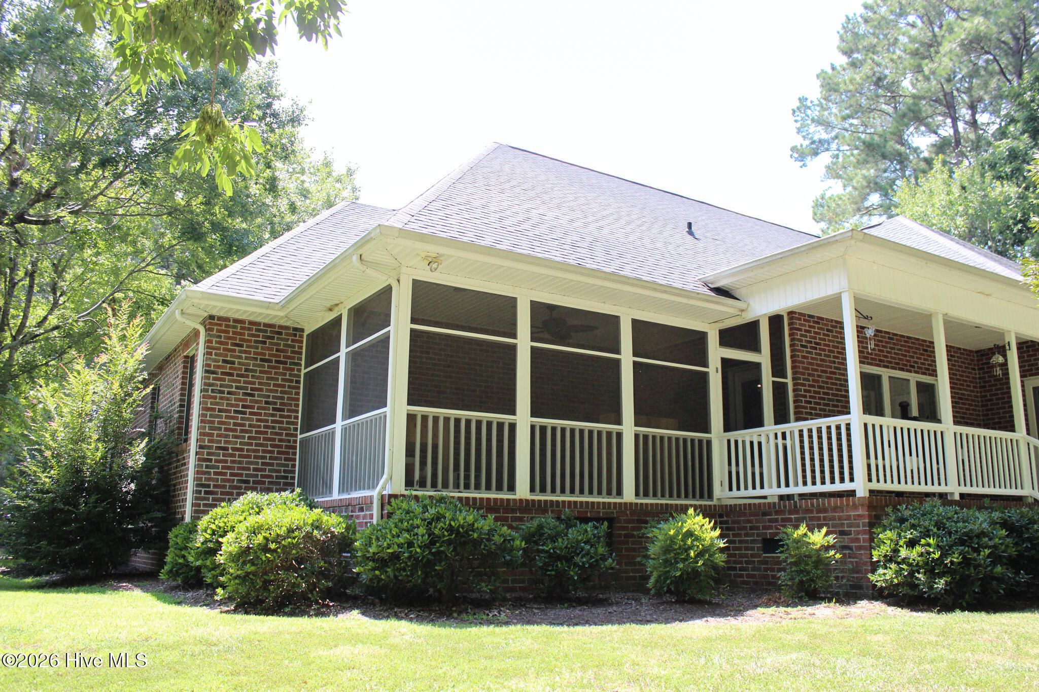 100 Black Circle Property Photo 51