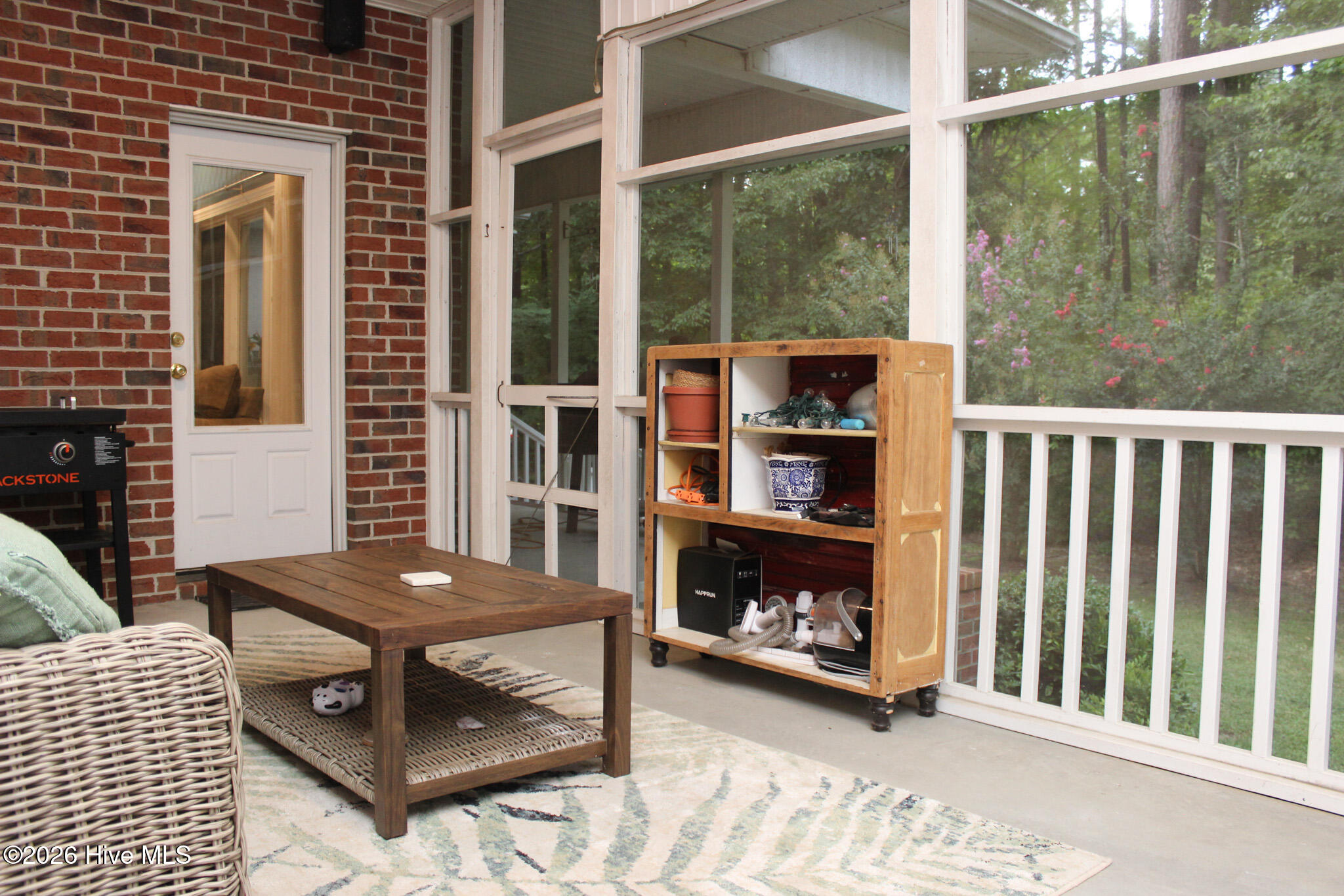 100 Black Circle Property Photo 53