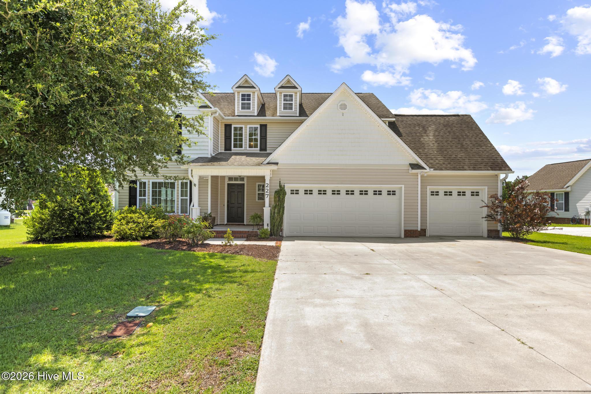 227 S River Drive Property Photo 1