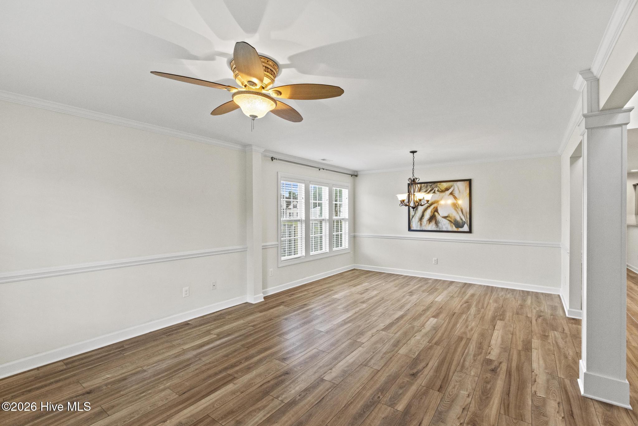 227 S River Drive Property Photo 7