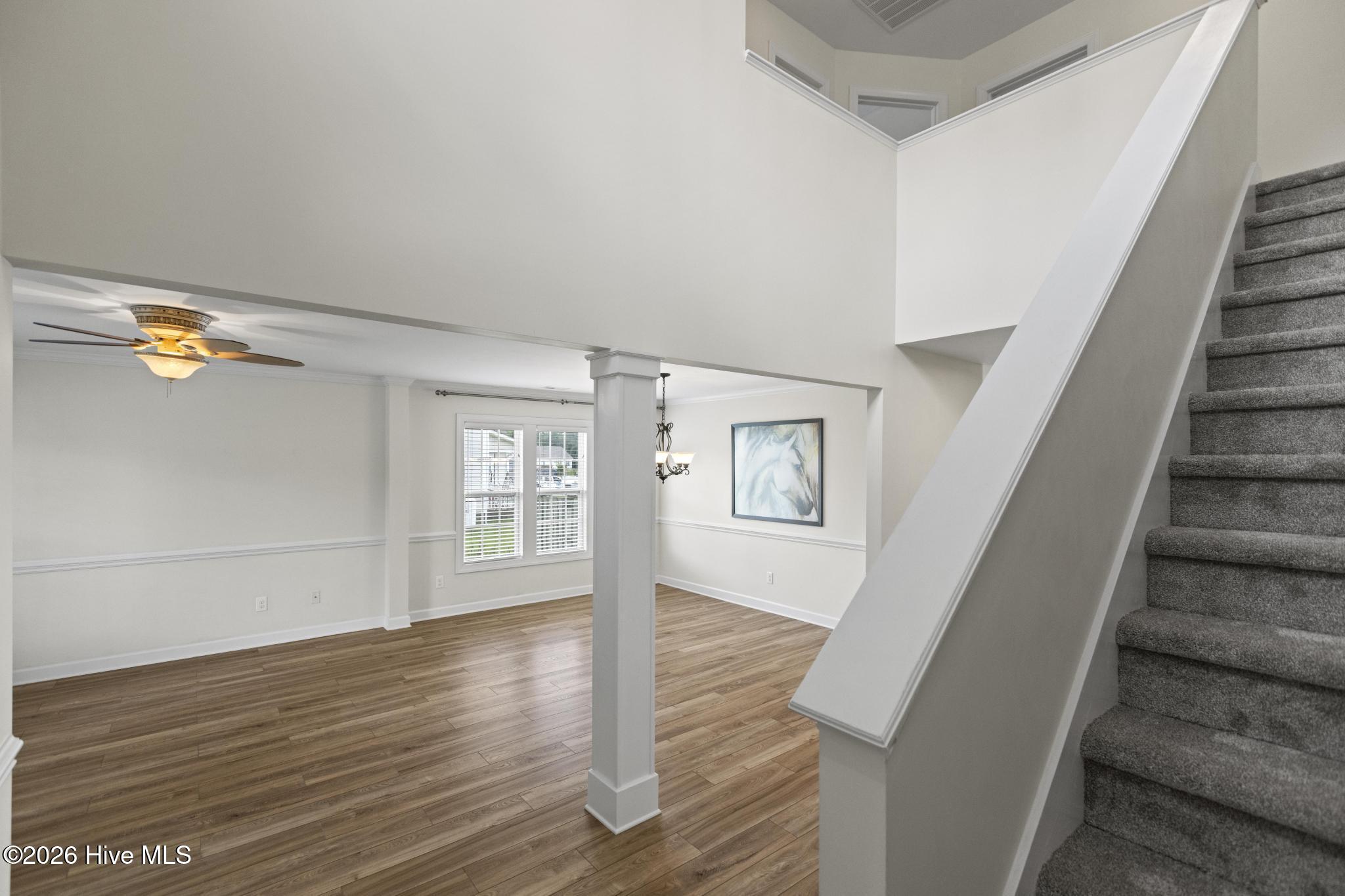227 S River Drive Property Photo 8