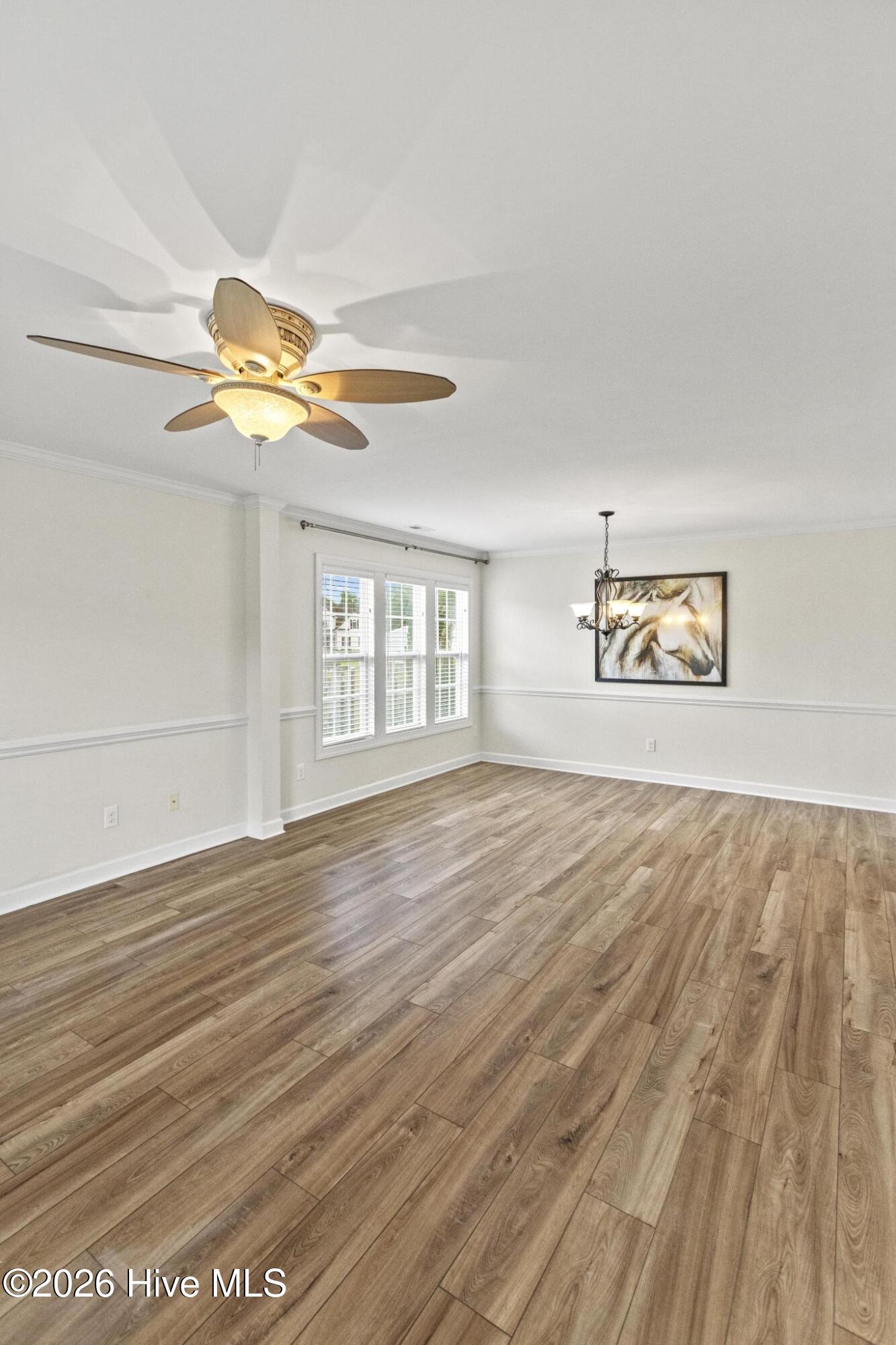 227 S River Drive Property Photo 9