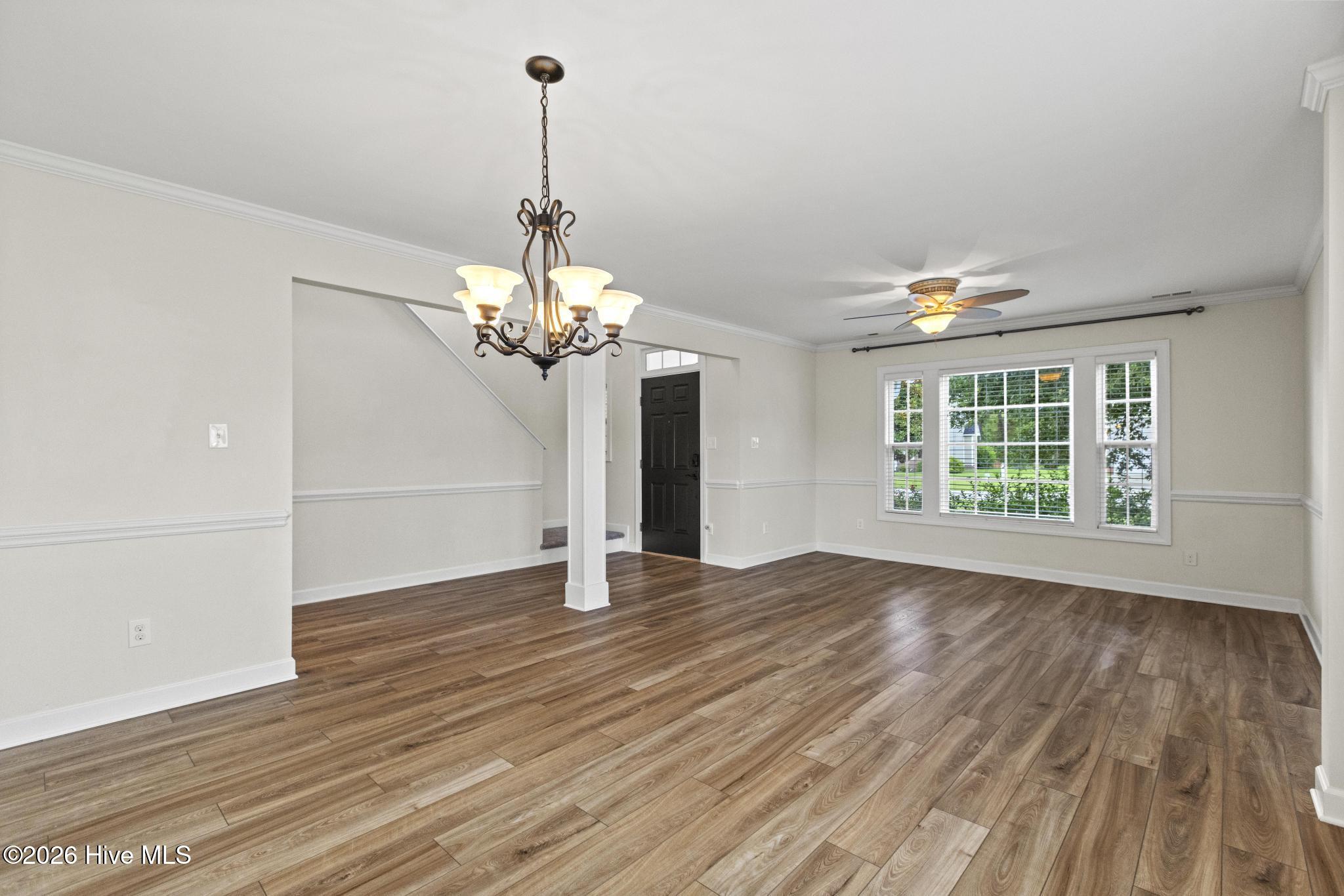 227 S River Drive Property Photo 11