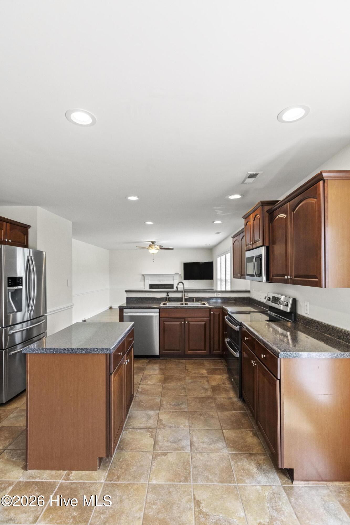 227 S River Drive Property Photo 17
