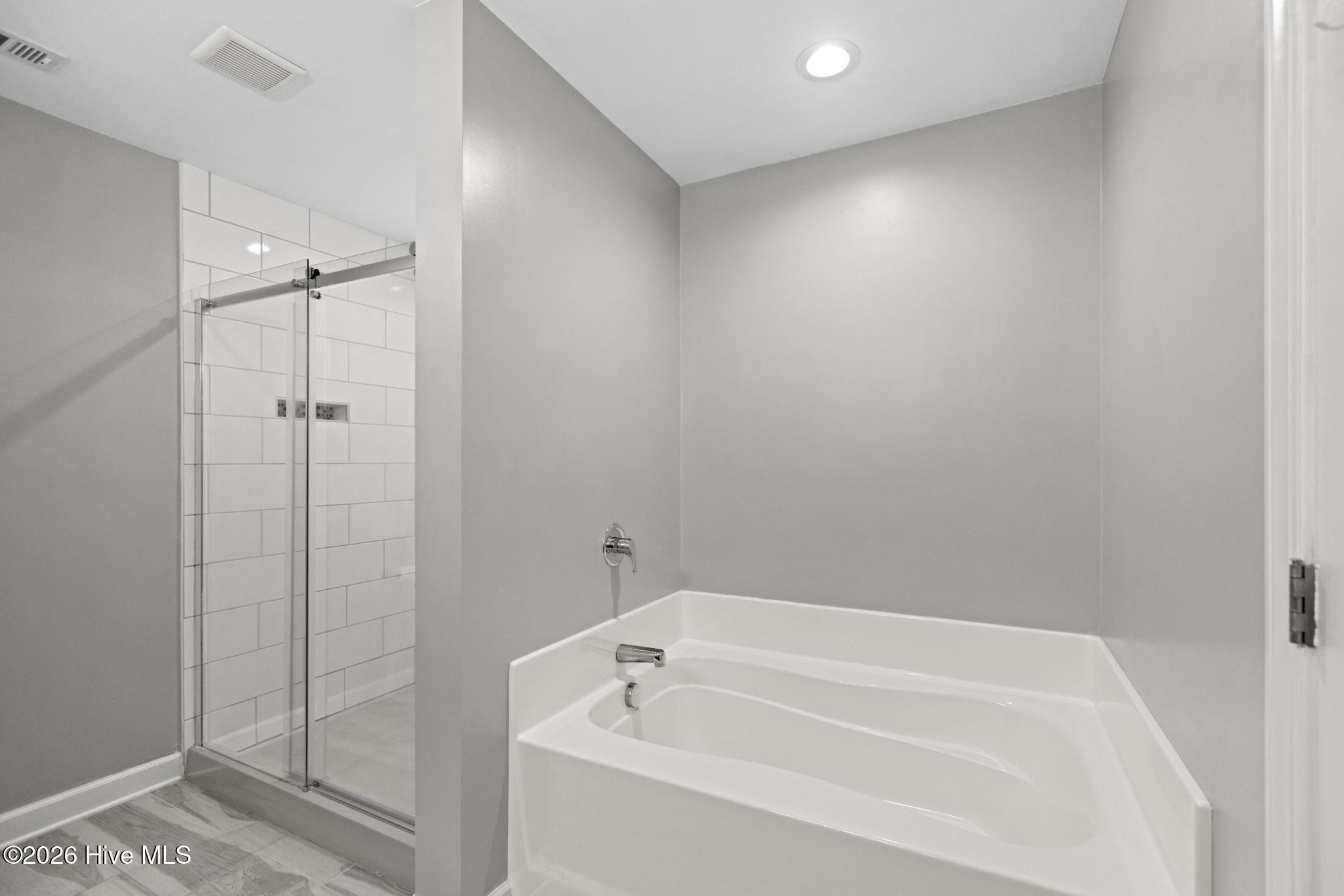 227 S River Drive Property Photo 28