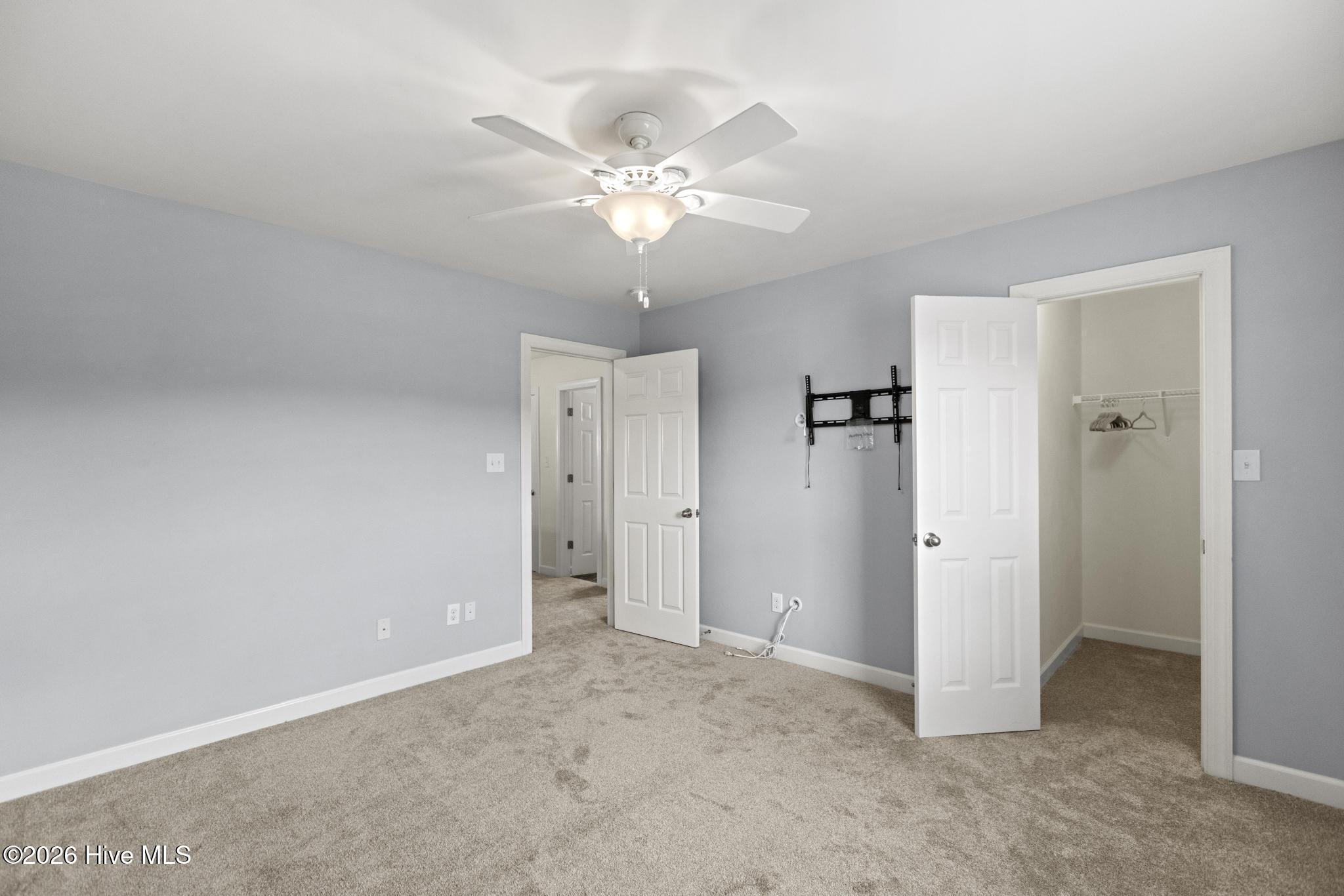 227 S River Drive Property Photo 33