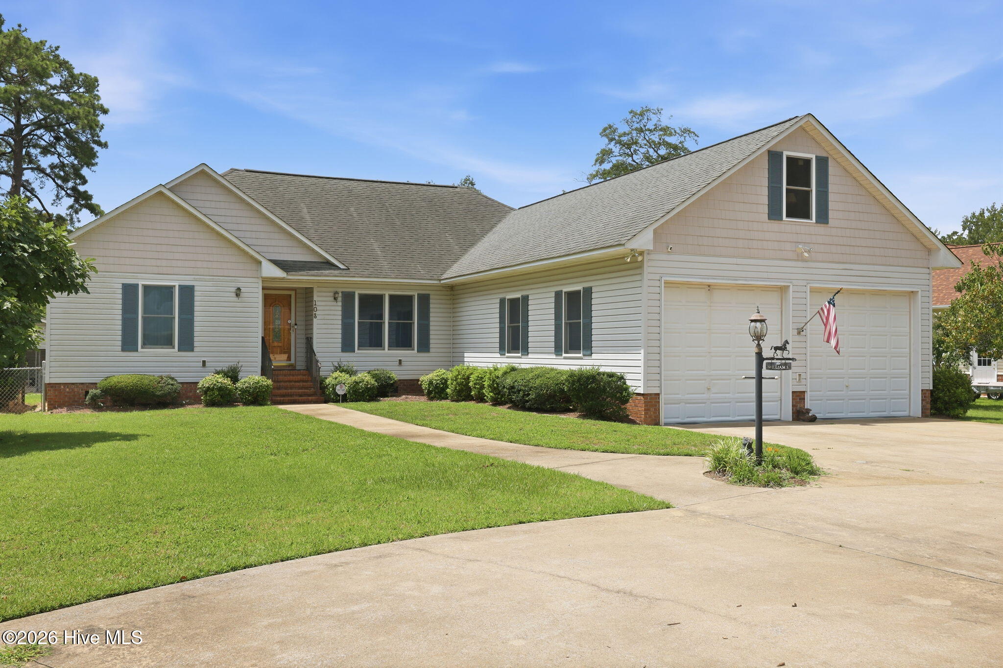 108 Arbor Drive Property Photo 3